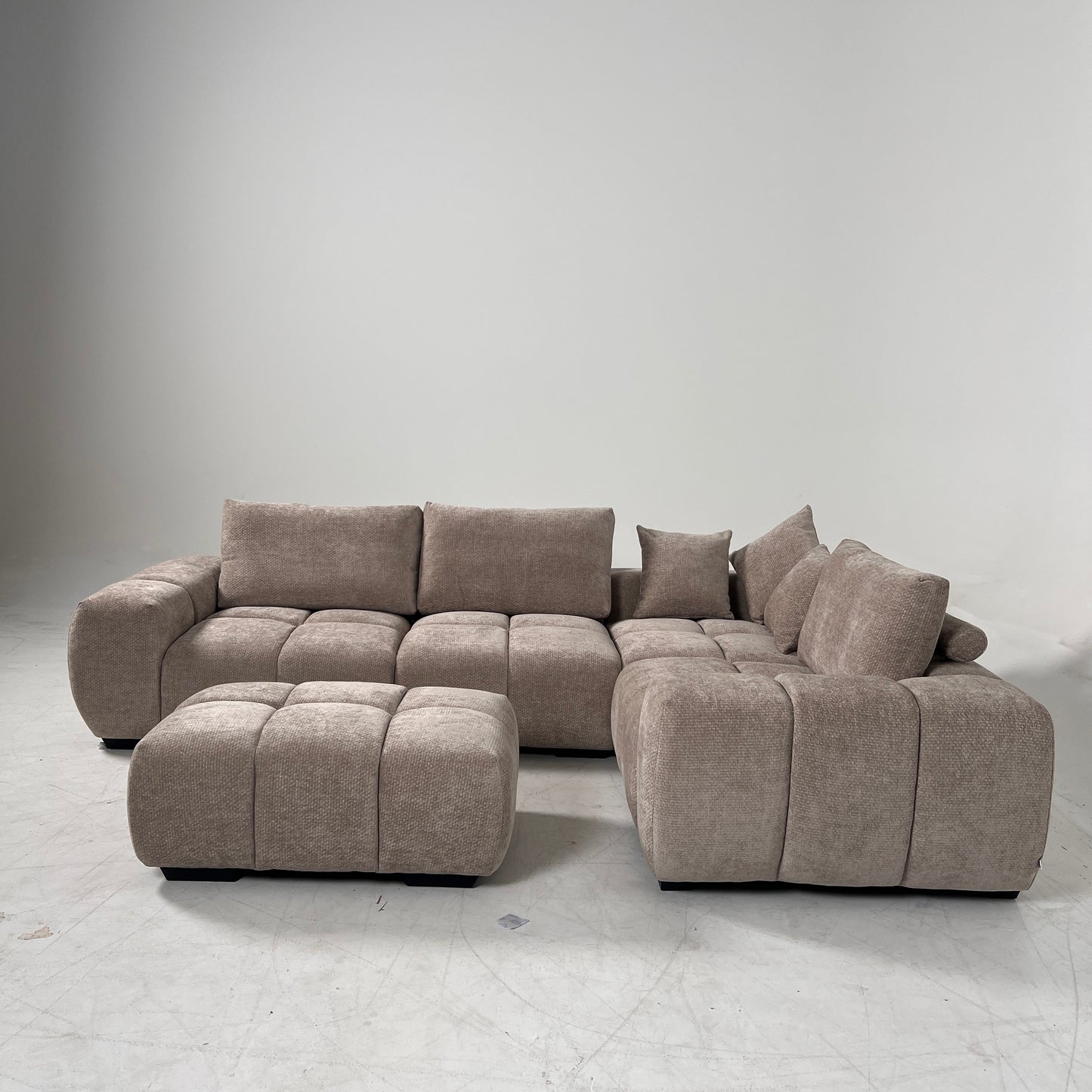 New CasaBella Sophia Sectional. Reversible L shaped sofa couch. delivery available