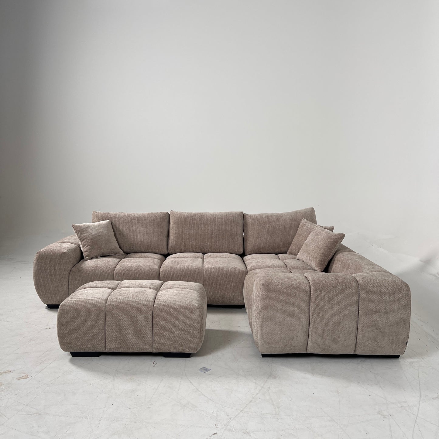 New CasaBella Sophia Sectional. Reversible L shaped sofa couch. delivery available