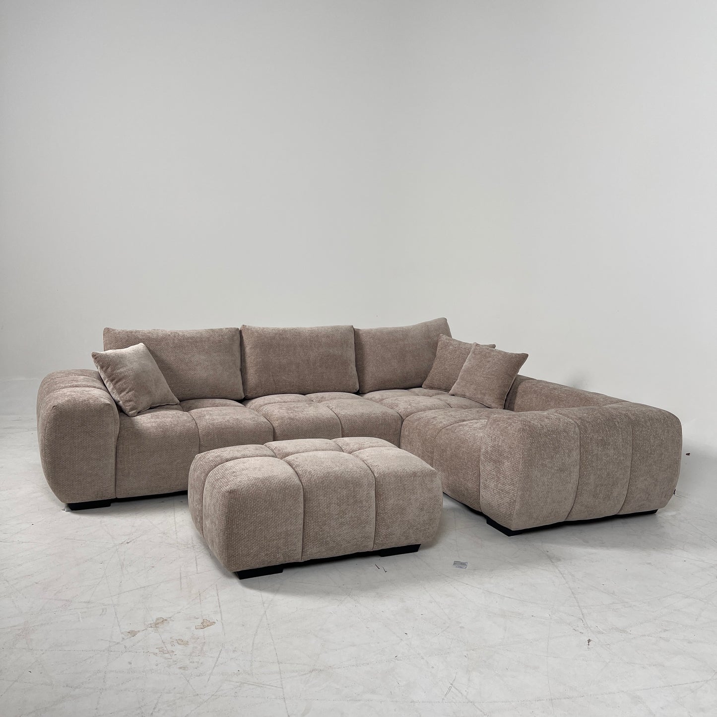 New CasaBella Sophia Sectional. Reversible L shaped sofa couch. delivery available
