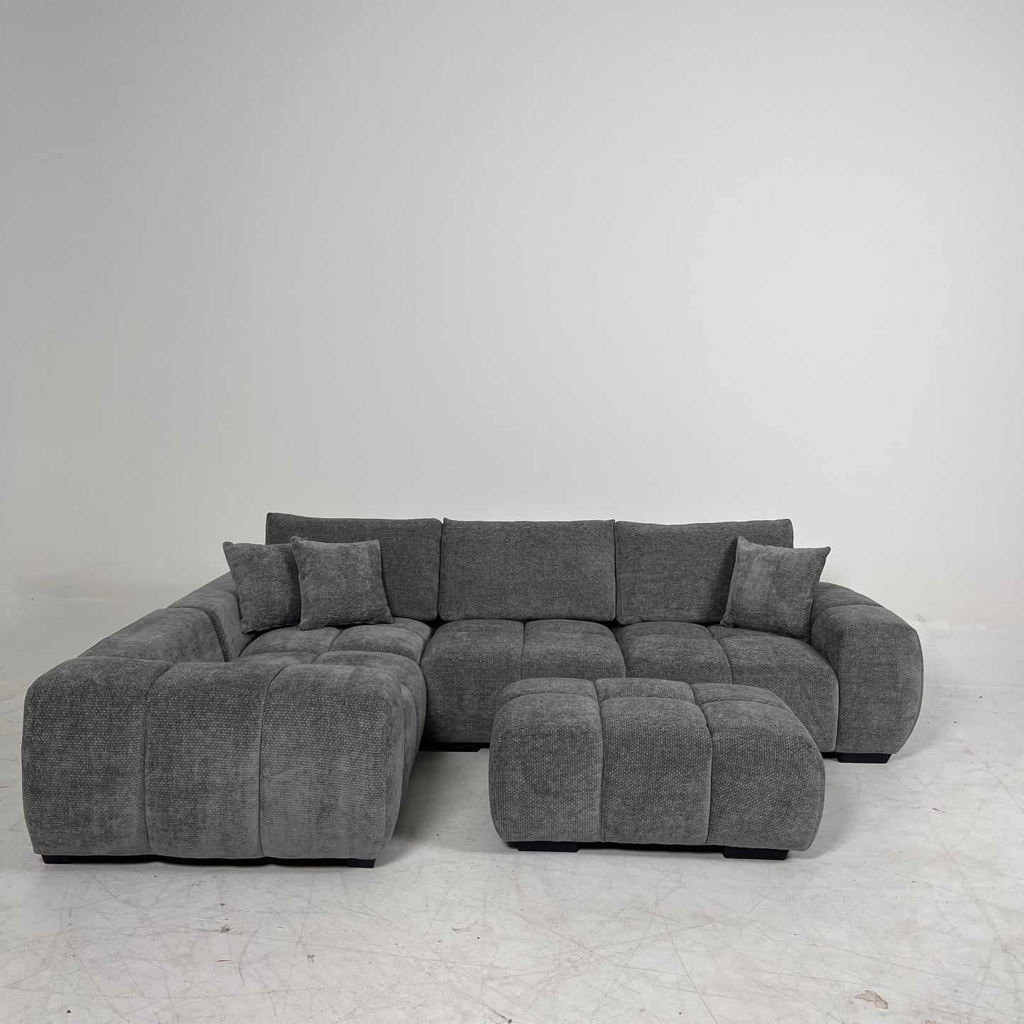 New CasaBella Sophia Sectional. Reversible L shaped sofa couch. delivery available