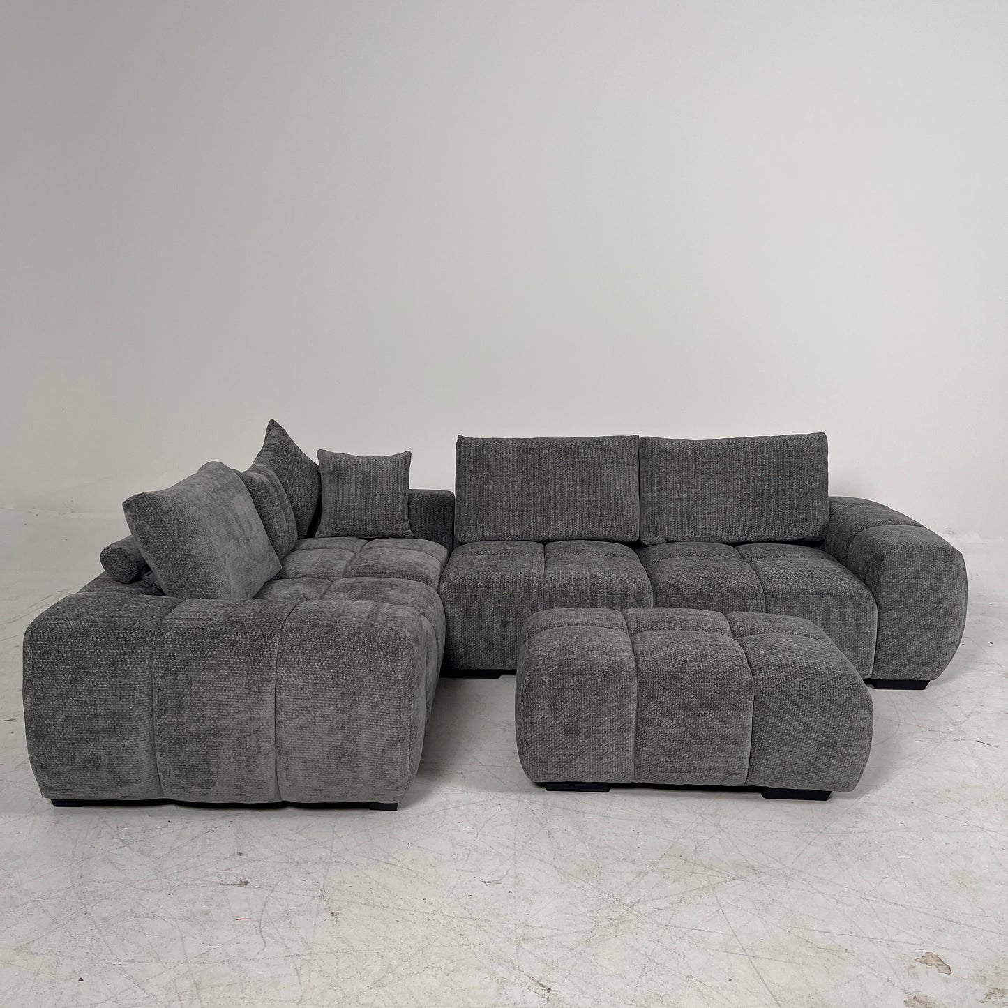New CasaBella Sophia Sectional. Reversible L shaped sofa couch. delivery available