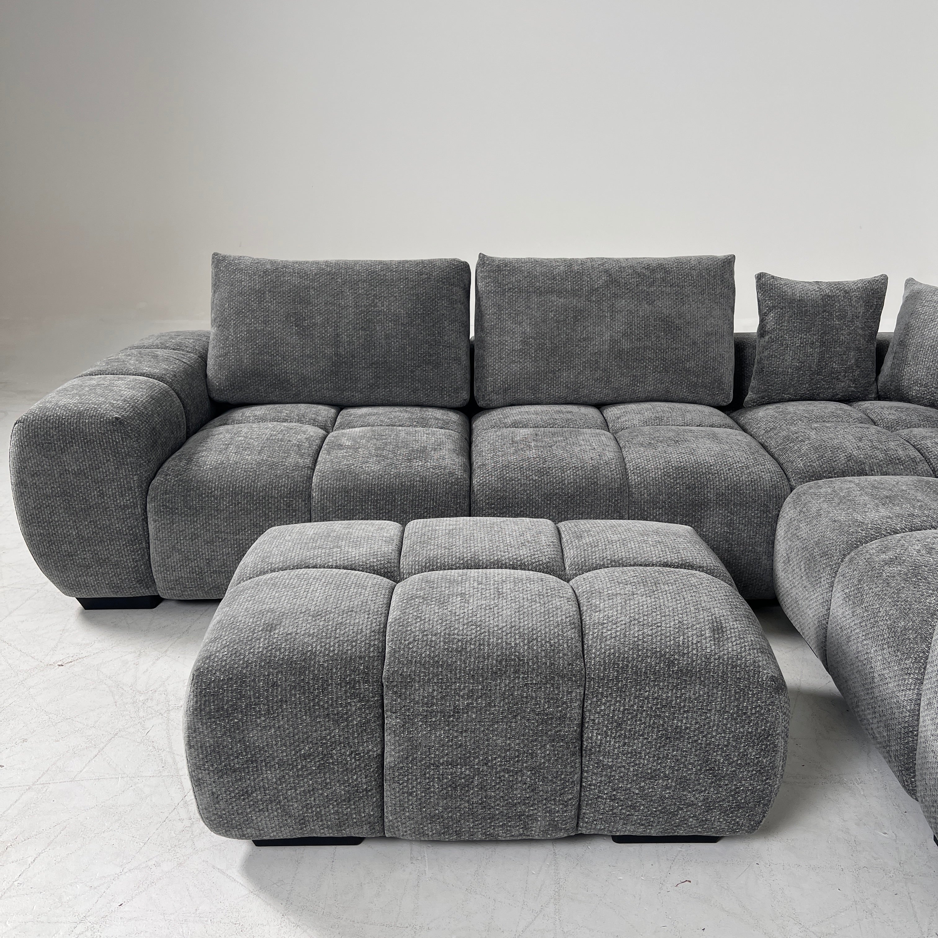 New CasaBella Sophia Sectional. Reversible L shaped sofa couch. delivery available
