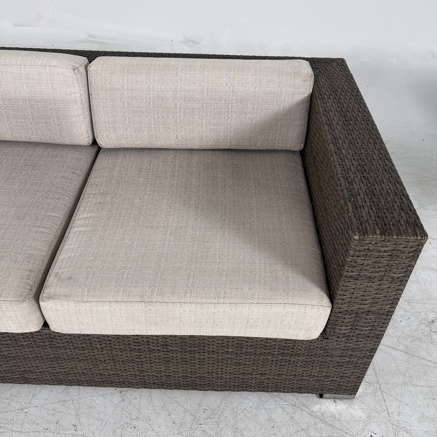 Patio Sectional. wicker rattan like pation set. delivery available