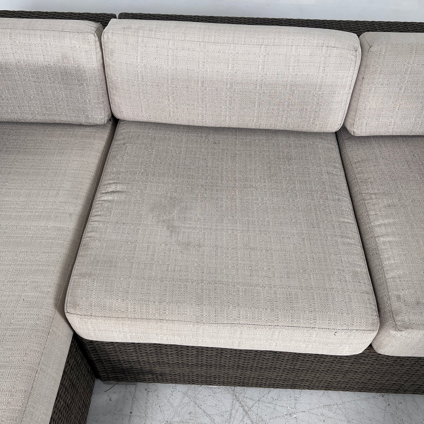 Patio Sectional. wicker rattan like pation set. delivery available