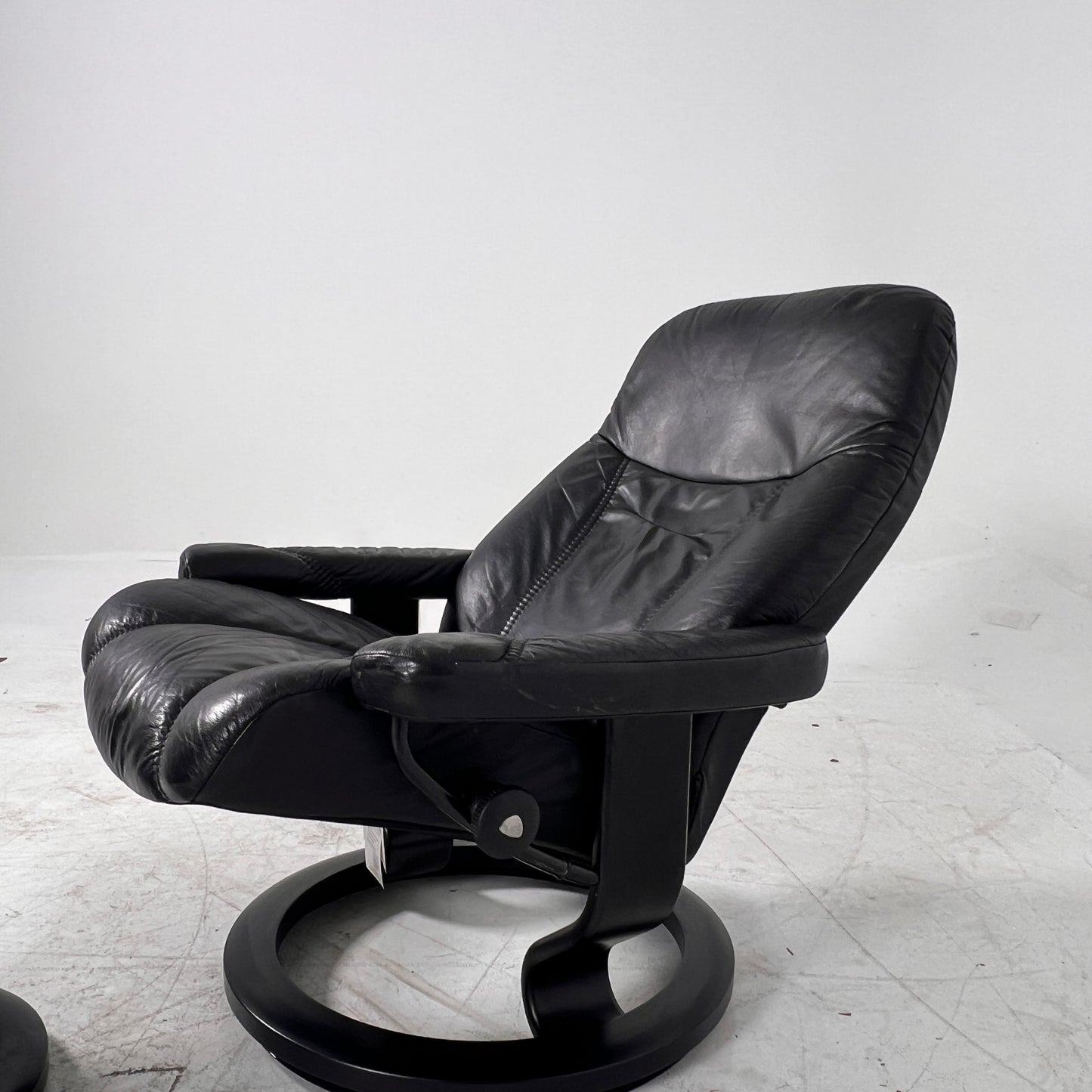 Stressless Ekornes Reclining chair + ottoman. Scan Design chair. delivery available