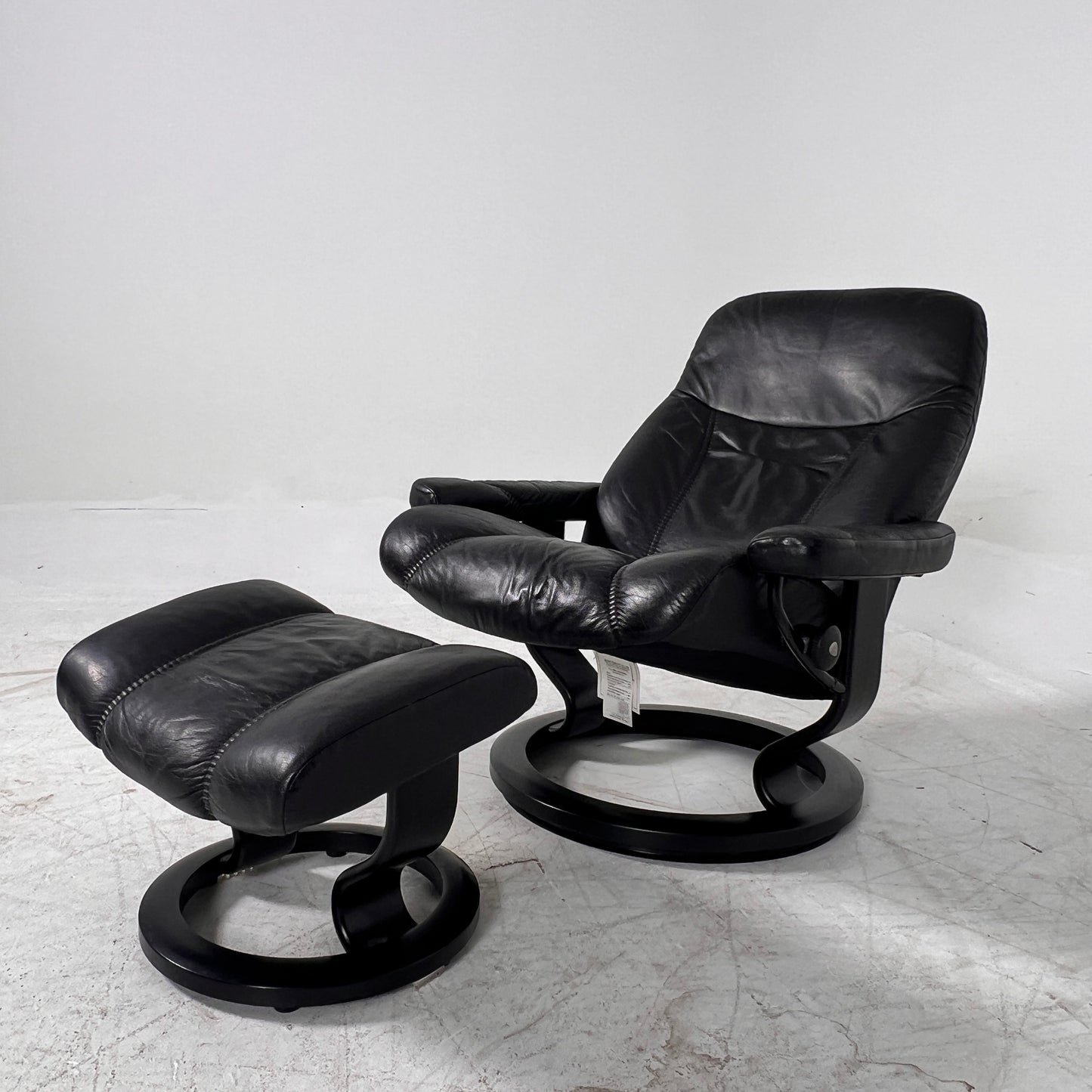 Stressless Ekornes Reclining chair + ottoman. Scan Design chair. delivery available