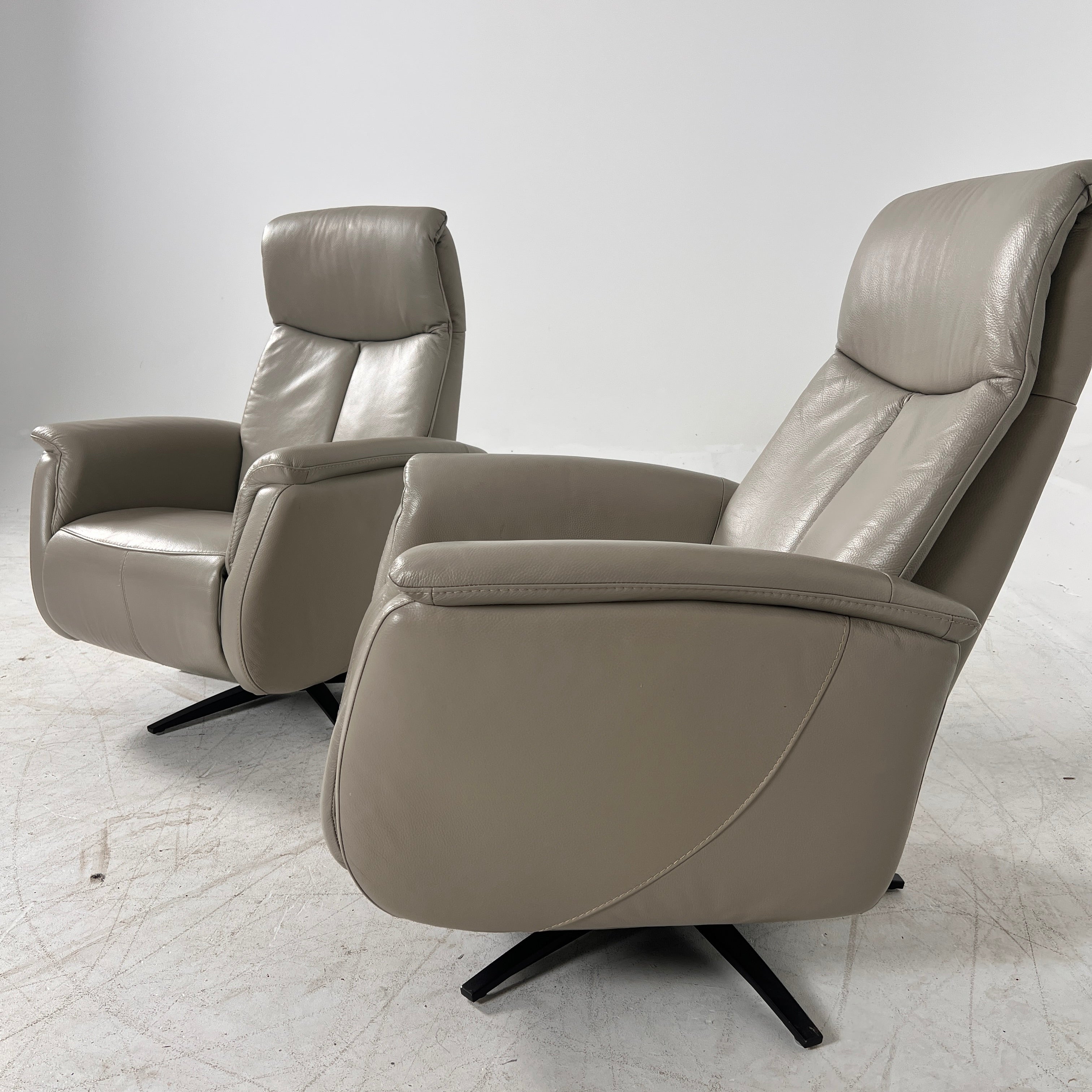 Matching Power Reclining Chairs. 2 Electric reclining  Armchairs. Delivery available