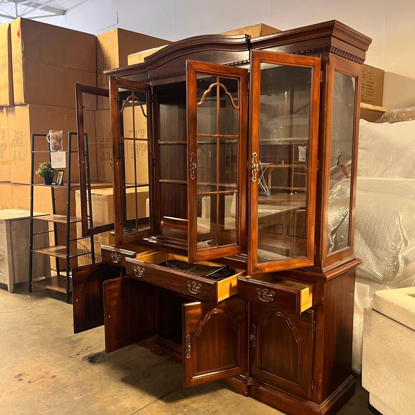 Antique Hutch. Display cabinet. Solid wood.