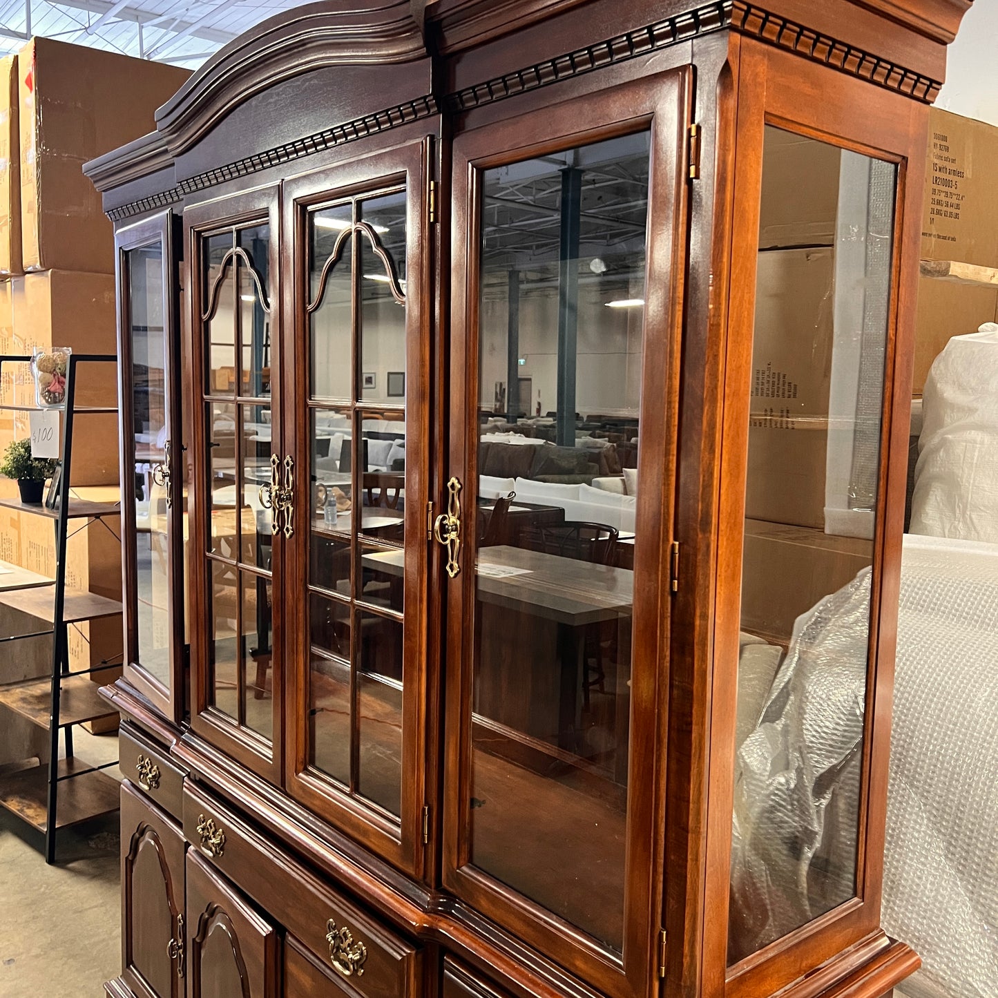 Antique Hutch. Display cabinet. Solid wood.