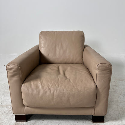 Natuzzi Italia Leather Sofa set. 2+1 loveseat + armchair set. Delivery available