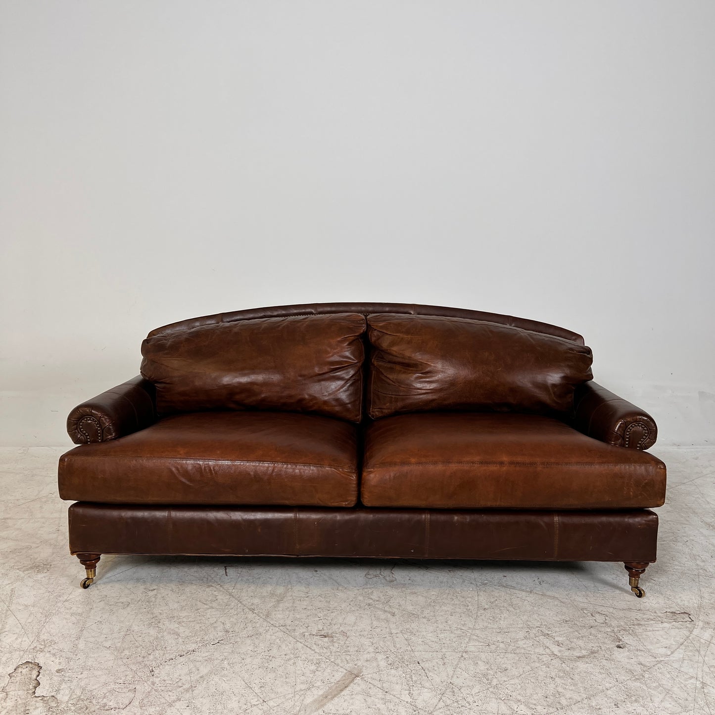 Henredon Distressed leather Loveseat. MCM sofa couch. Delivery available