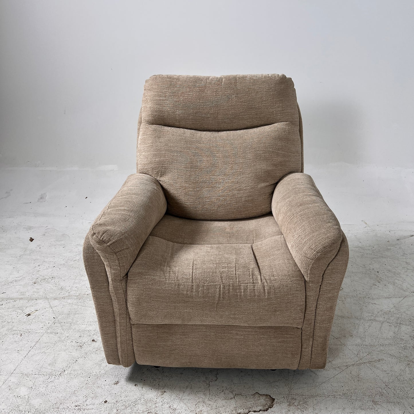 Manual recliner couch  set from the brick. 3+1 sofa and armchair. Delivery available