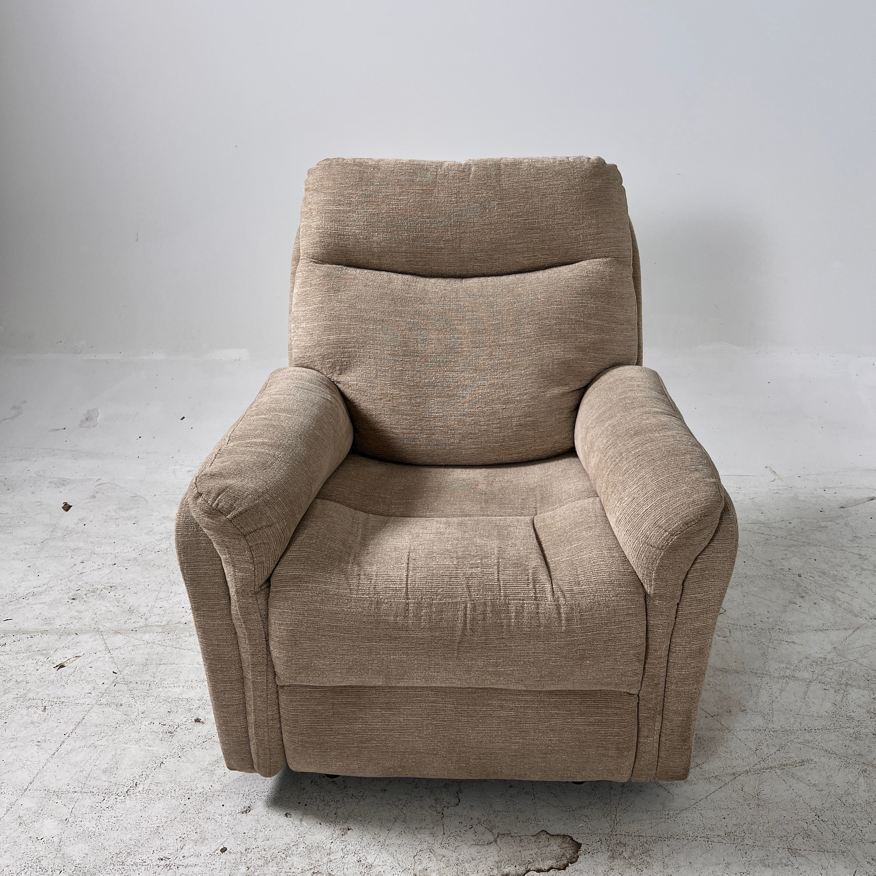 Manual recliner couch set from the brick. 3+1 sofa and armchair. Delivery available