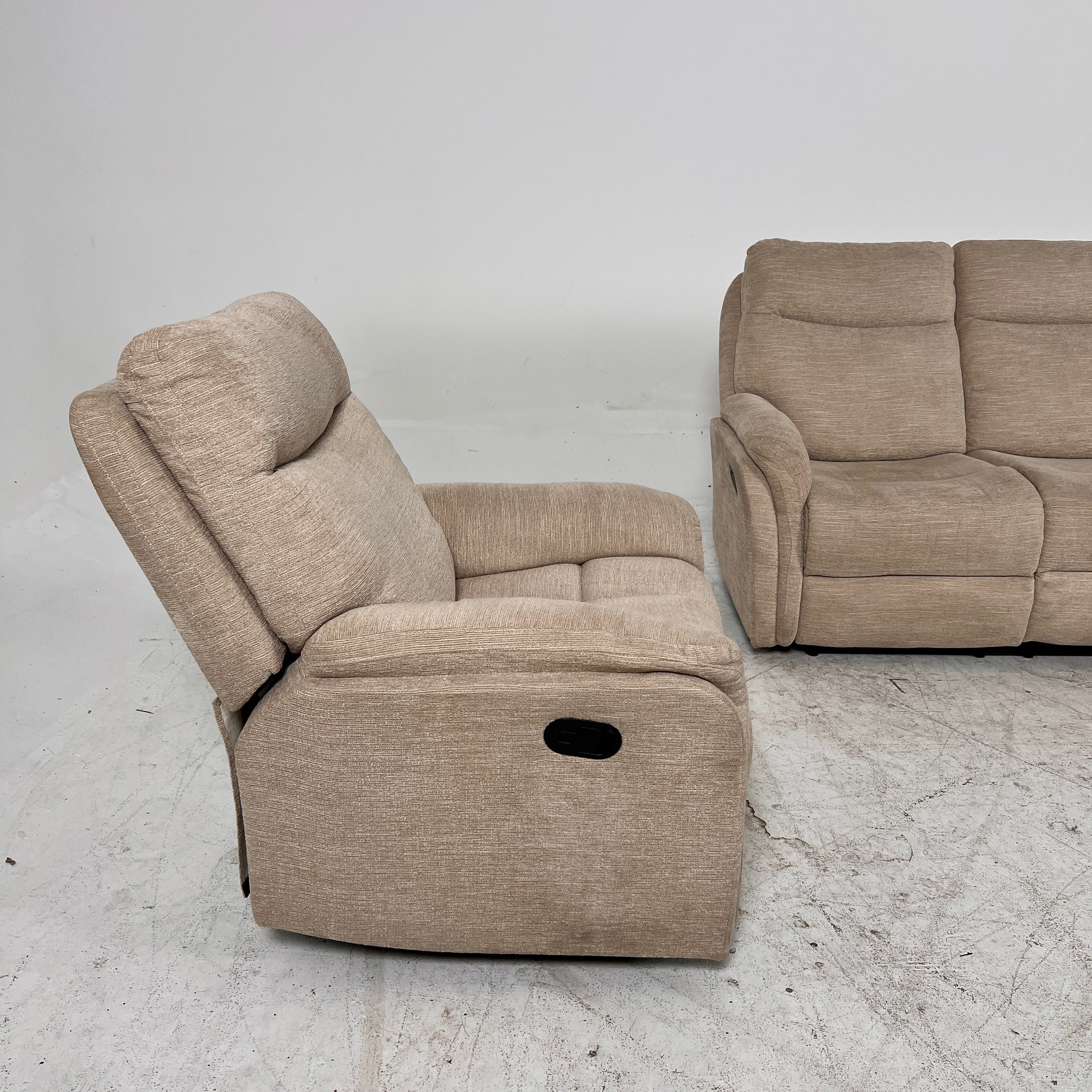 Manual recliner couch set from the brick. 3+1 sofa and armchair. Delivery available