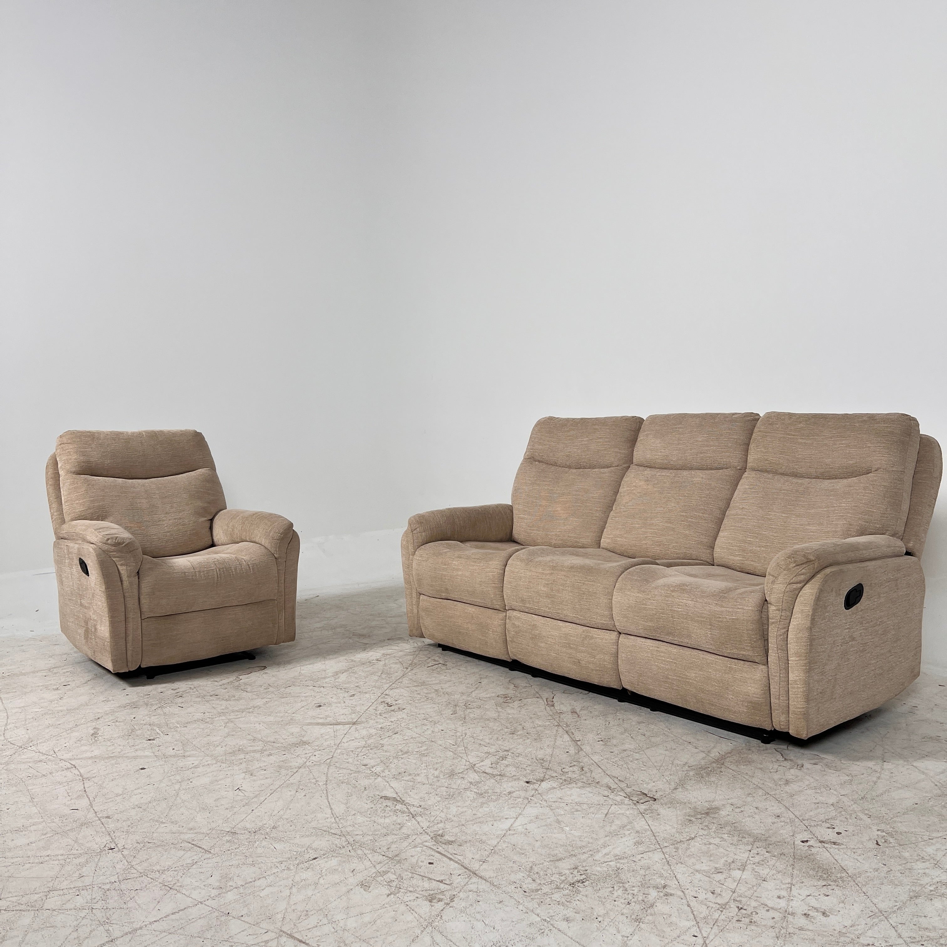 Manual recliner couch set from the brick. 3+1 sofa and armchair. Delivery available