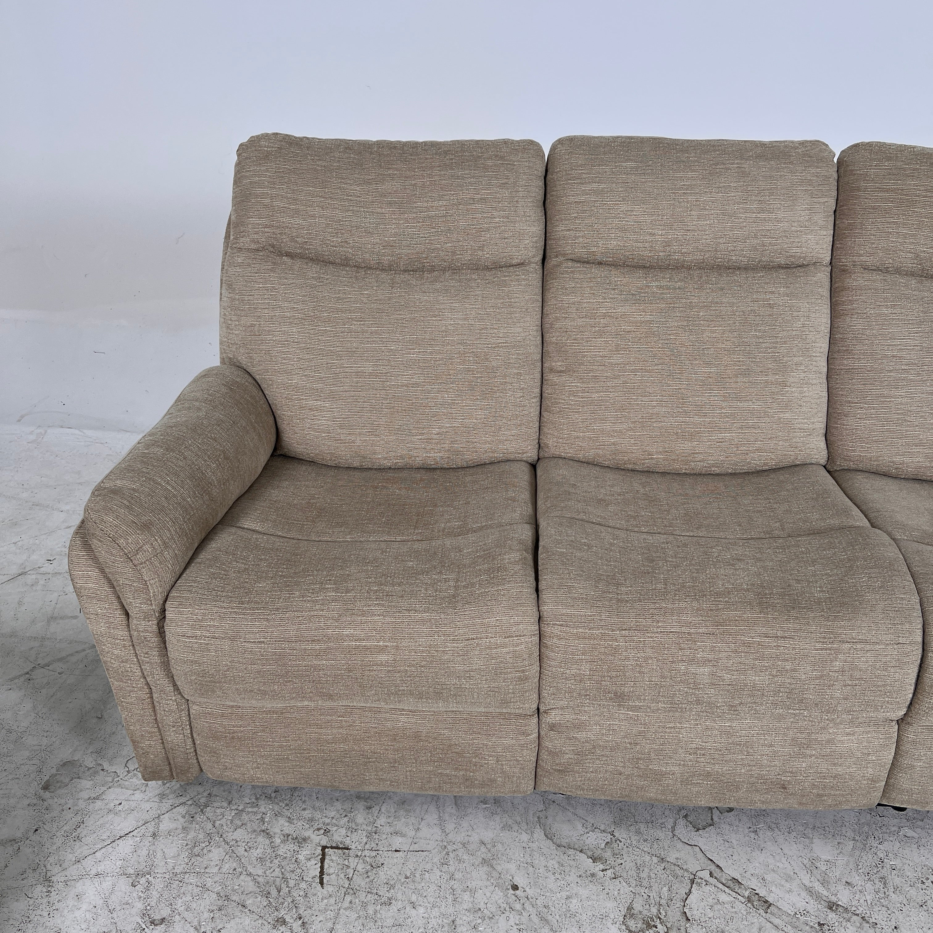 Manual recliner couch set from the brick. 3+1 sofa and armchair. Delivery available