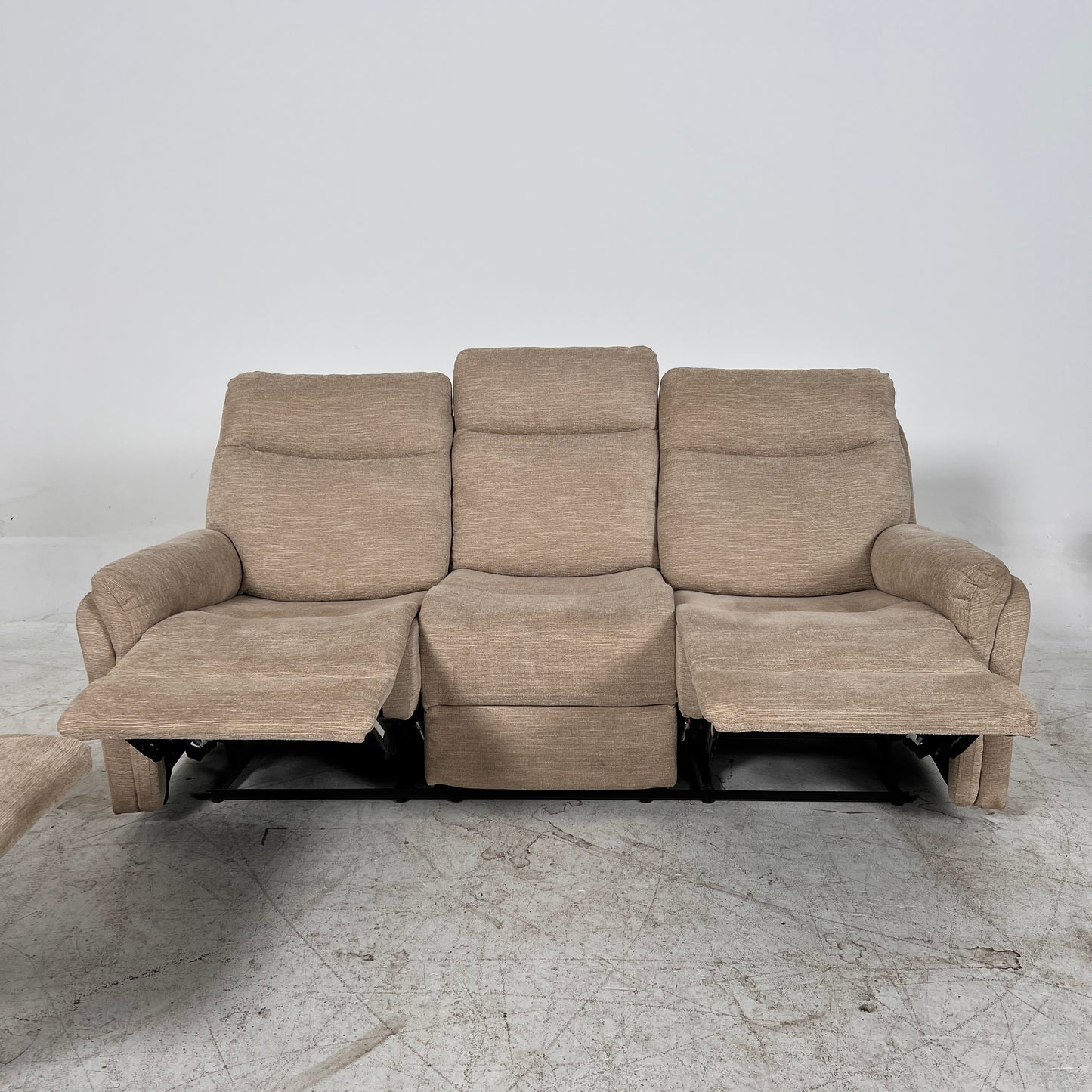 Manual recliner couch  set from the brick. 3+1 sofa and armchair. Delivery available