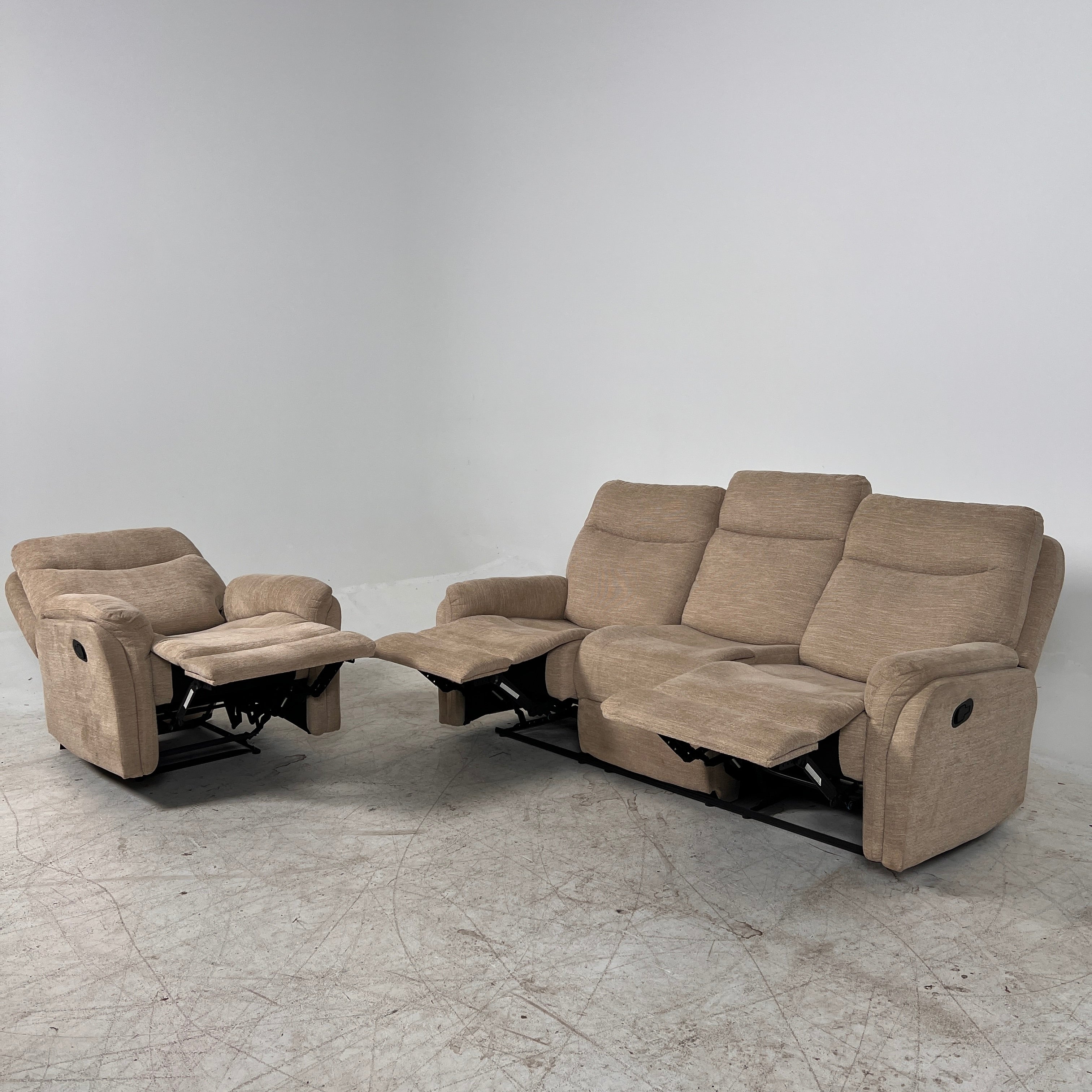 Manual recliner couch set from the brick. 3+1 sofa and armchair. Delivery available