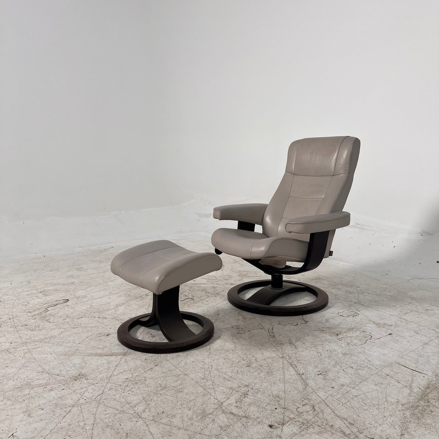 IMG leather recliner chair and ottoman. Reclining armchair. Delivery available