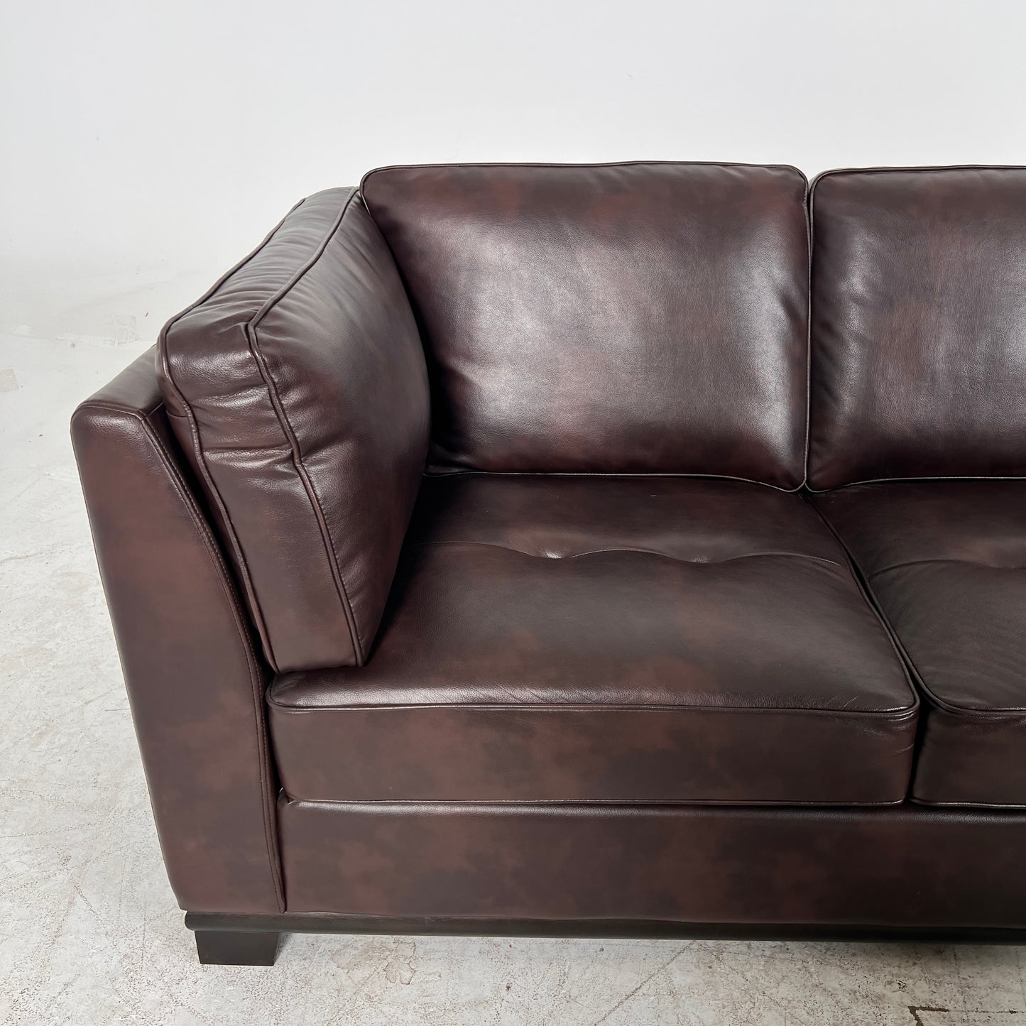 Leather sectional . L Shaped sofa couch. Delivery available