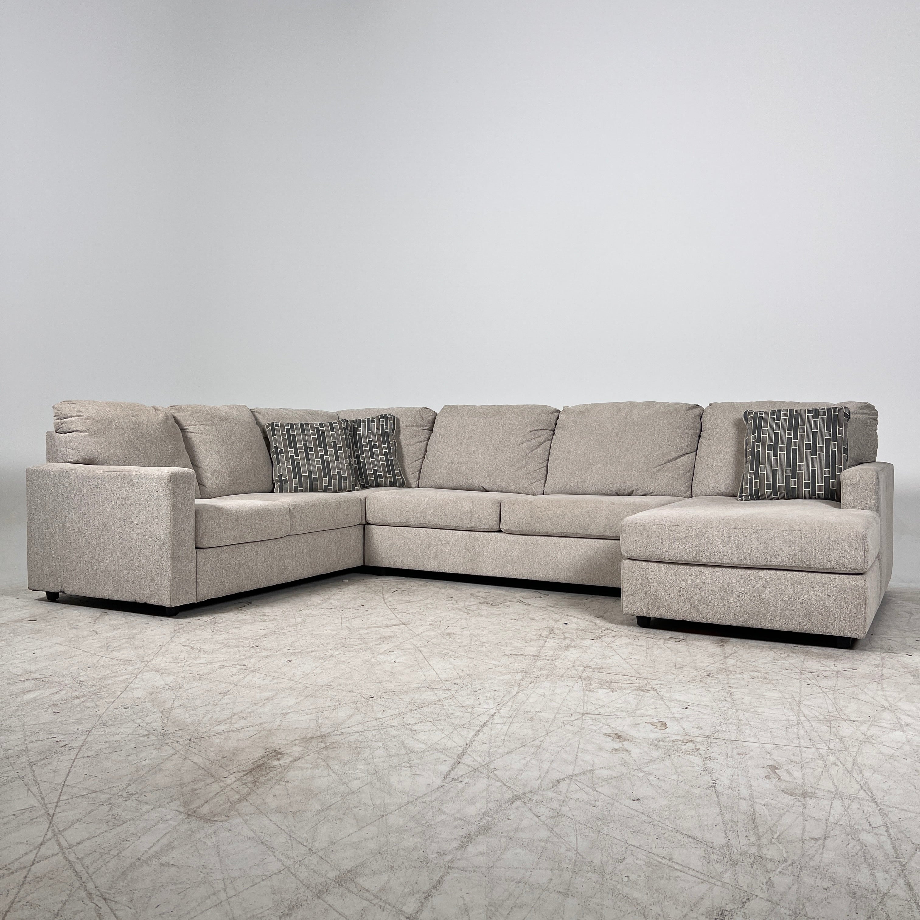 Large U shaped sectional. Large 3 piece Sofa couch. Delivery avilable