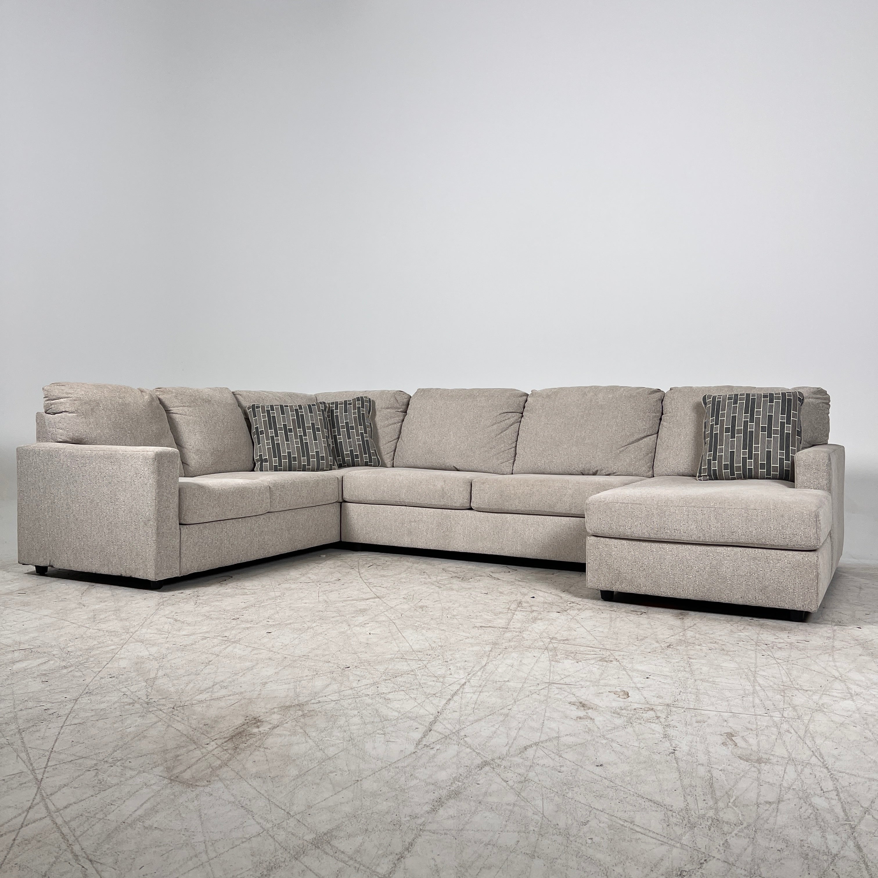 Large U shaped sectional. Large 3 piece Sofa couch. Delivery avilable