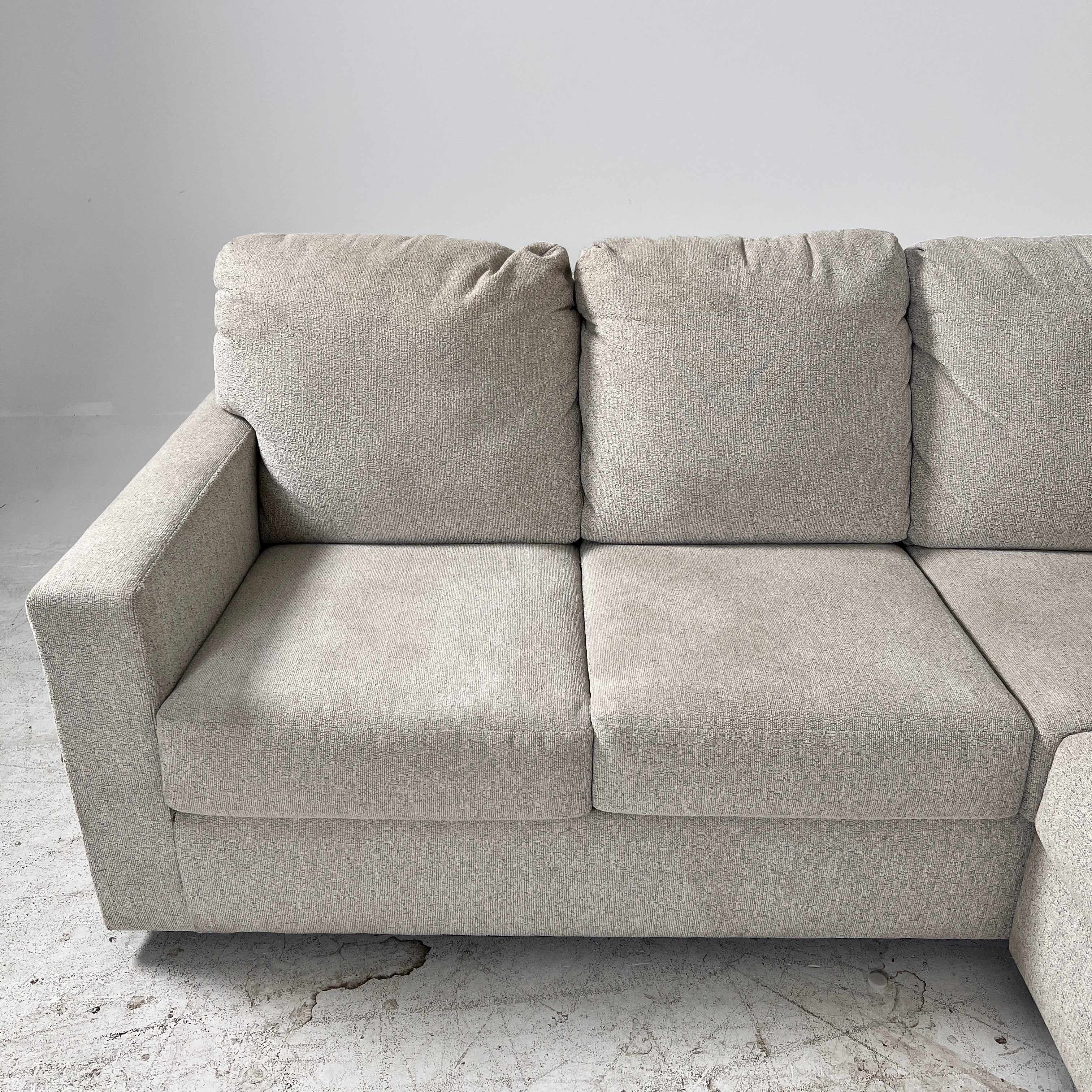 Large U shaped sectional. Large 3 piece Sofa couch. Delivery avilable