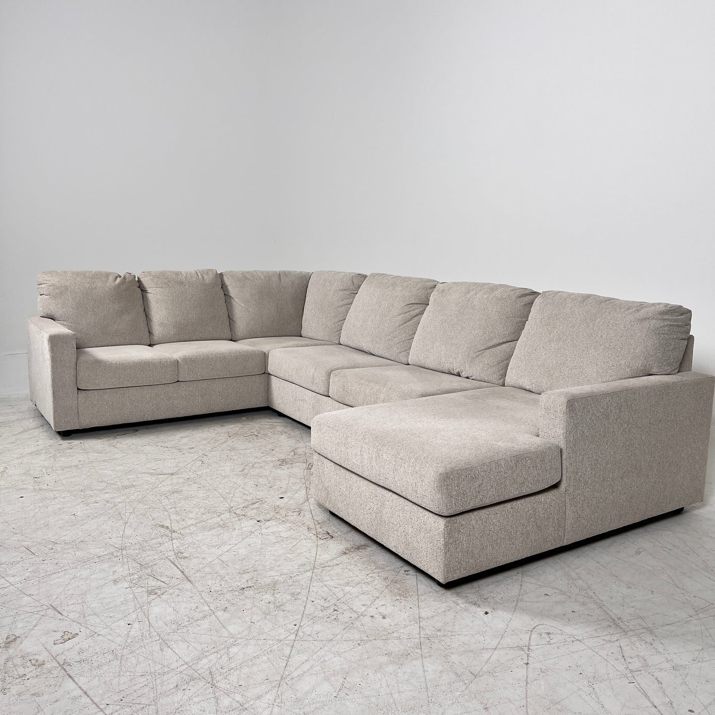 Large U shaped sectional. Large 3 piece Sofa couch. Delivery avilable