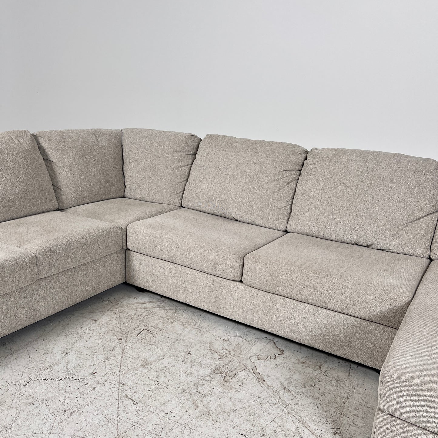 Large U shaped sectional. Large 3 piece Sofa couch. Delivery avilable