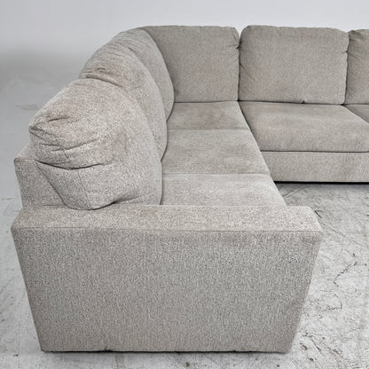 Large U shaped sectional. Large 3 piece Sofa couch. Delivery avilable