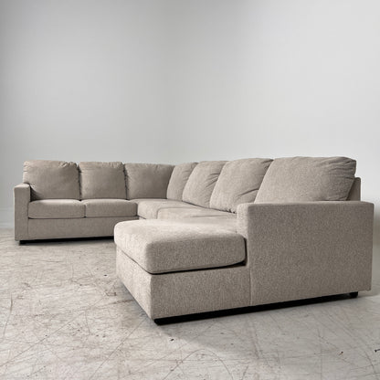 Large U shaped sectional. Large 3 piece Sofa couch. Delivery avilable