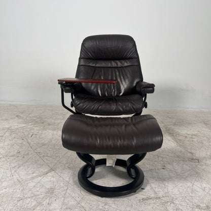Ekornes Stressless Recliner + ottoman. MCM  Recliner. Delivery available