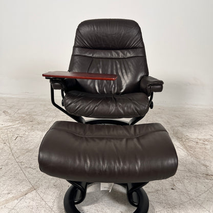 Ekornes Stressless Recliner + ottoman. MCM  Recliner. Delivery available