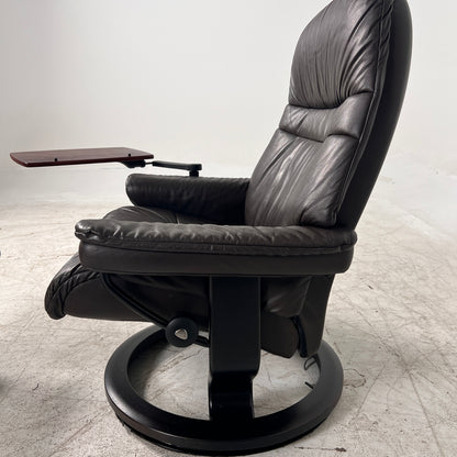 Ekornes Stressless Recliner + ottoman. MCM  Recliner. Delivery available