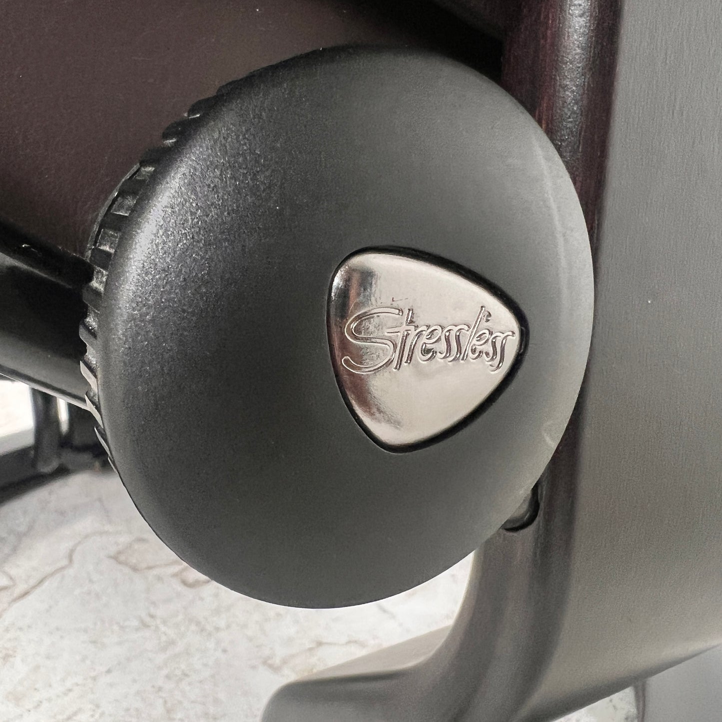 Ekornes Stressless Recliner + ottoman. MCM  Recliner. Delivery available