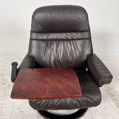 Ekornes Stressless Recliner + ottoman. MCM  Recliner. Delivery available