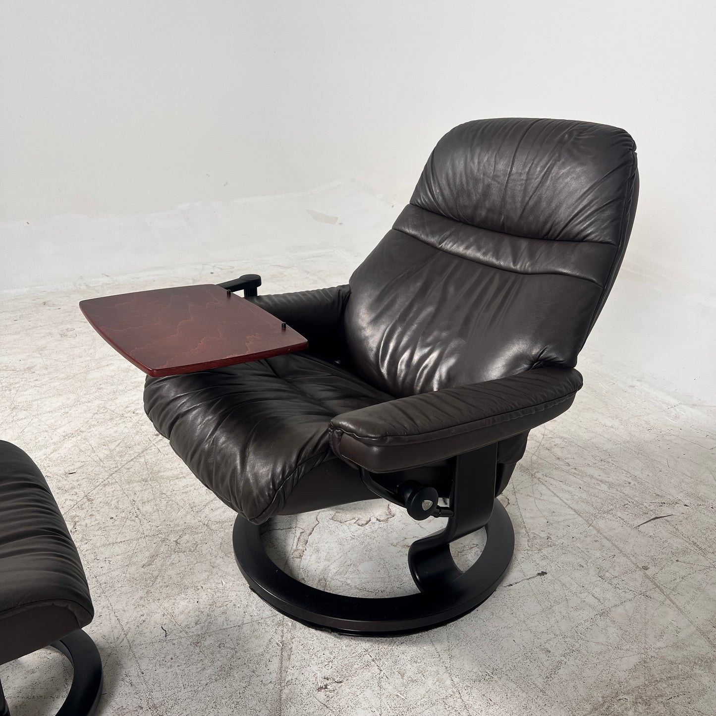 Ekornes Stressless Recliner + ottoman. MCM  Recliner. Delivery available