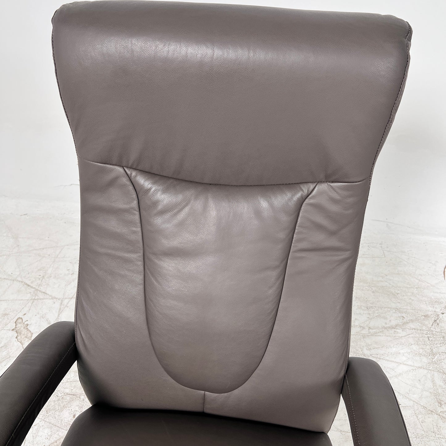 Brown Swivel Recliner chair. Leather Reclining chair. Delivery available