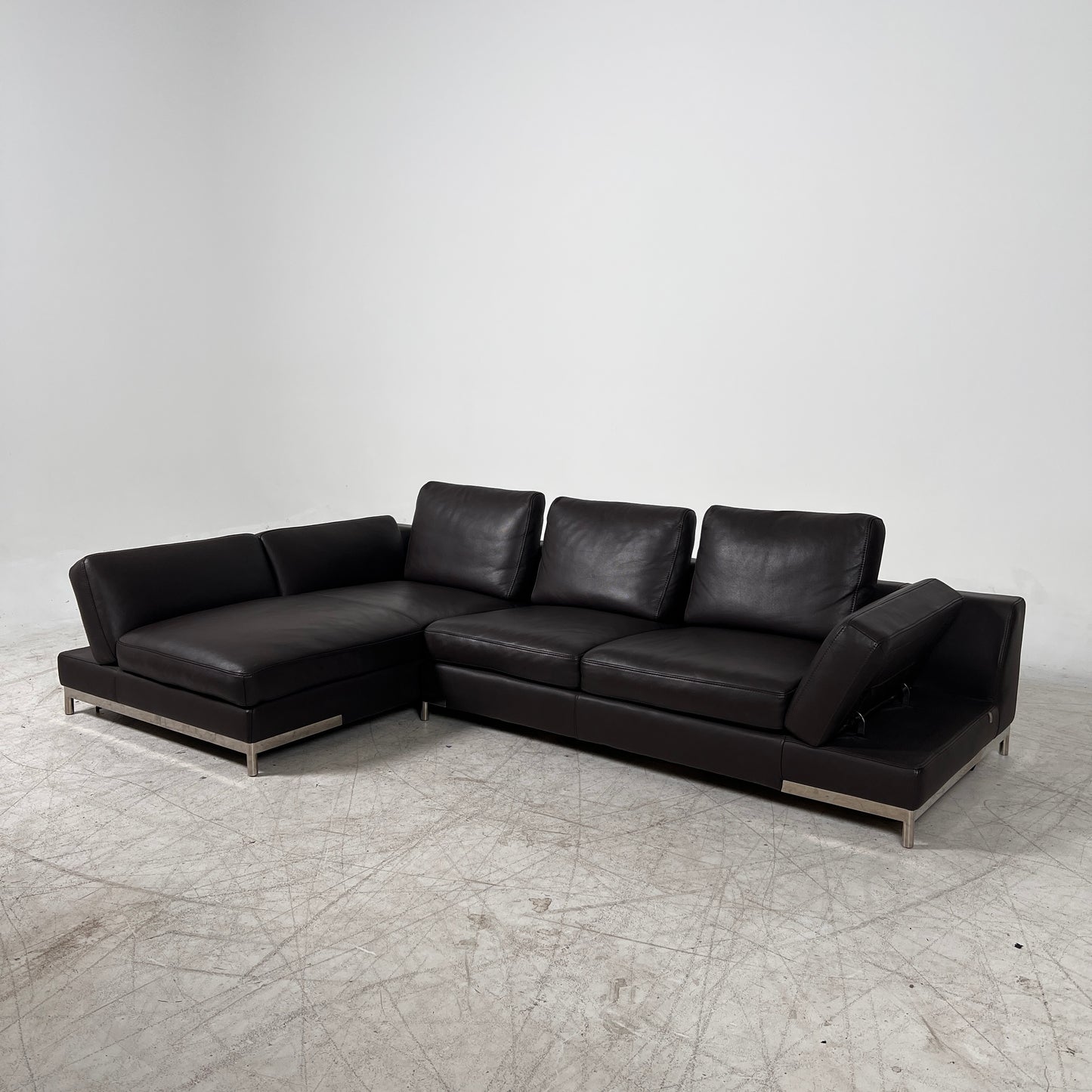 Kelvin Giormani Sectional. Leather L shaped sofa couch. Delivery available