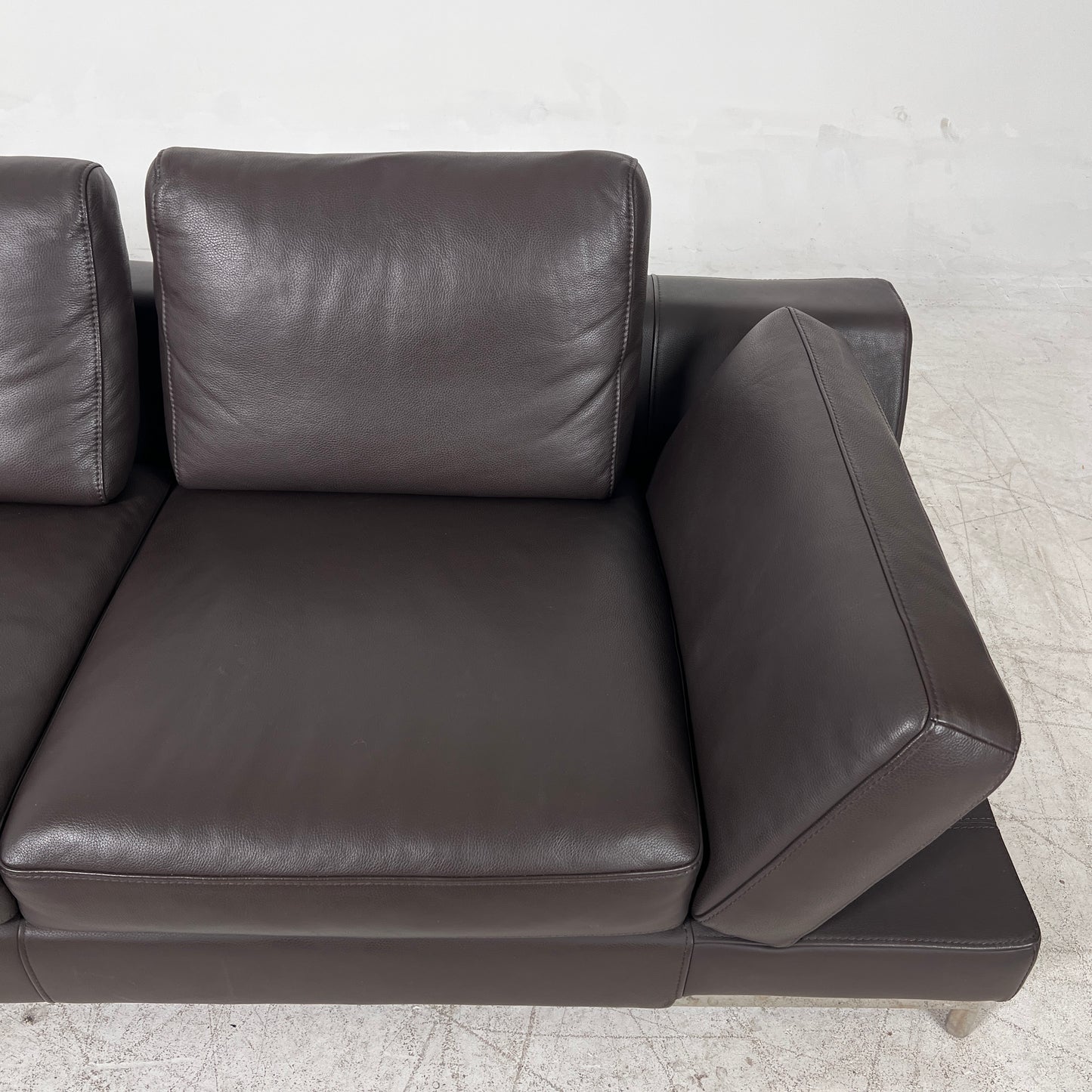Kelvin Giormani Sectional. Leather L shaped sofa couch. Delivery available