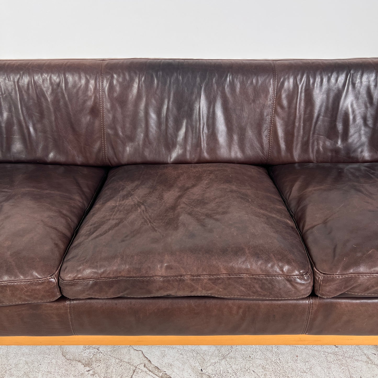 Gomma America Leather 3 seater sofa. Distressed leather couch. delivery available