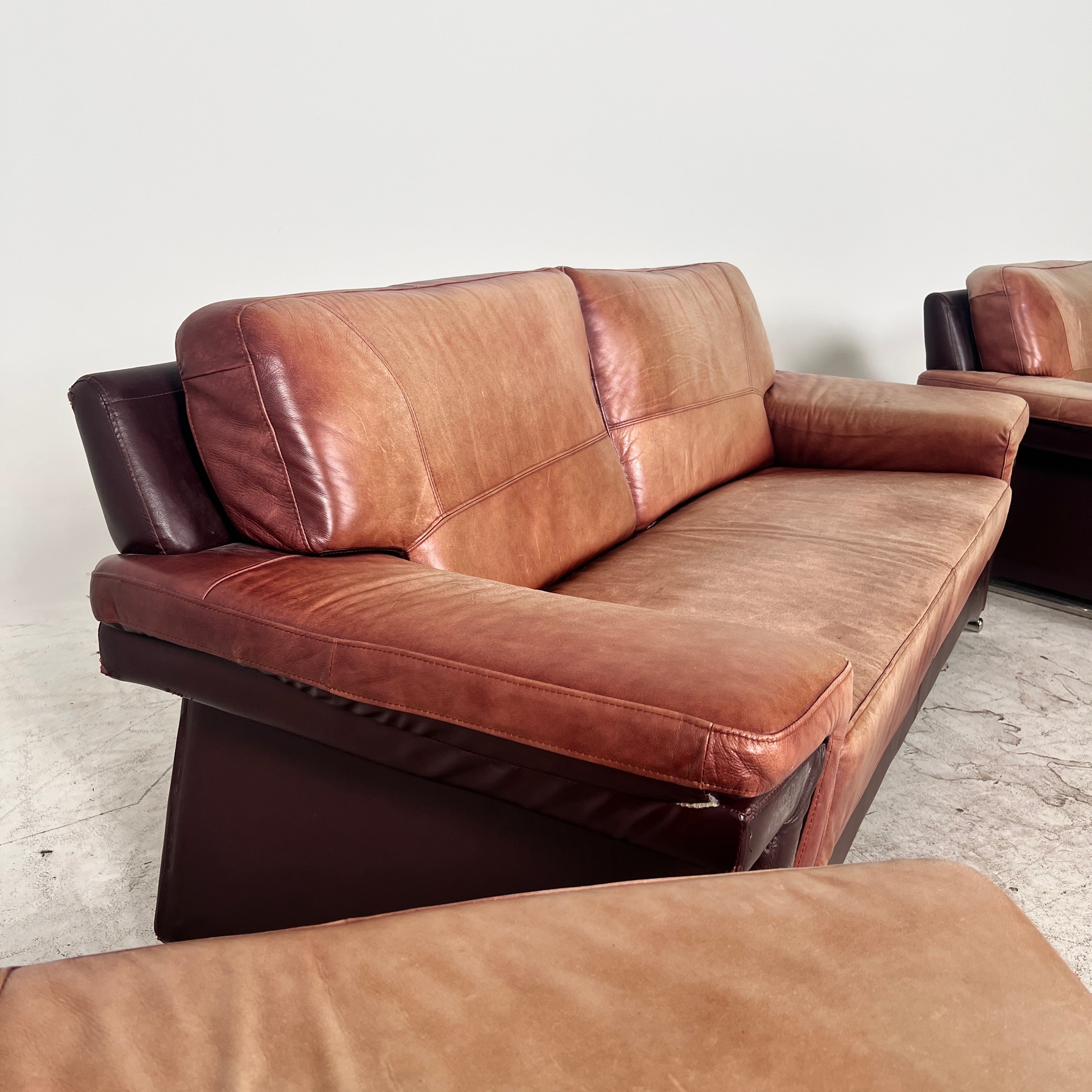 MCM mid century modern sofa set. 2+1+1 sofa set. Delivery Available