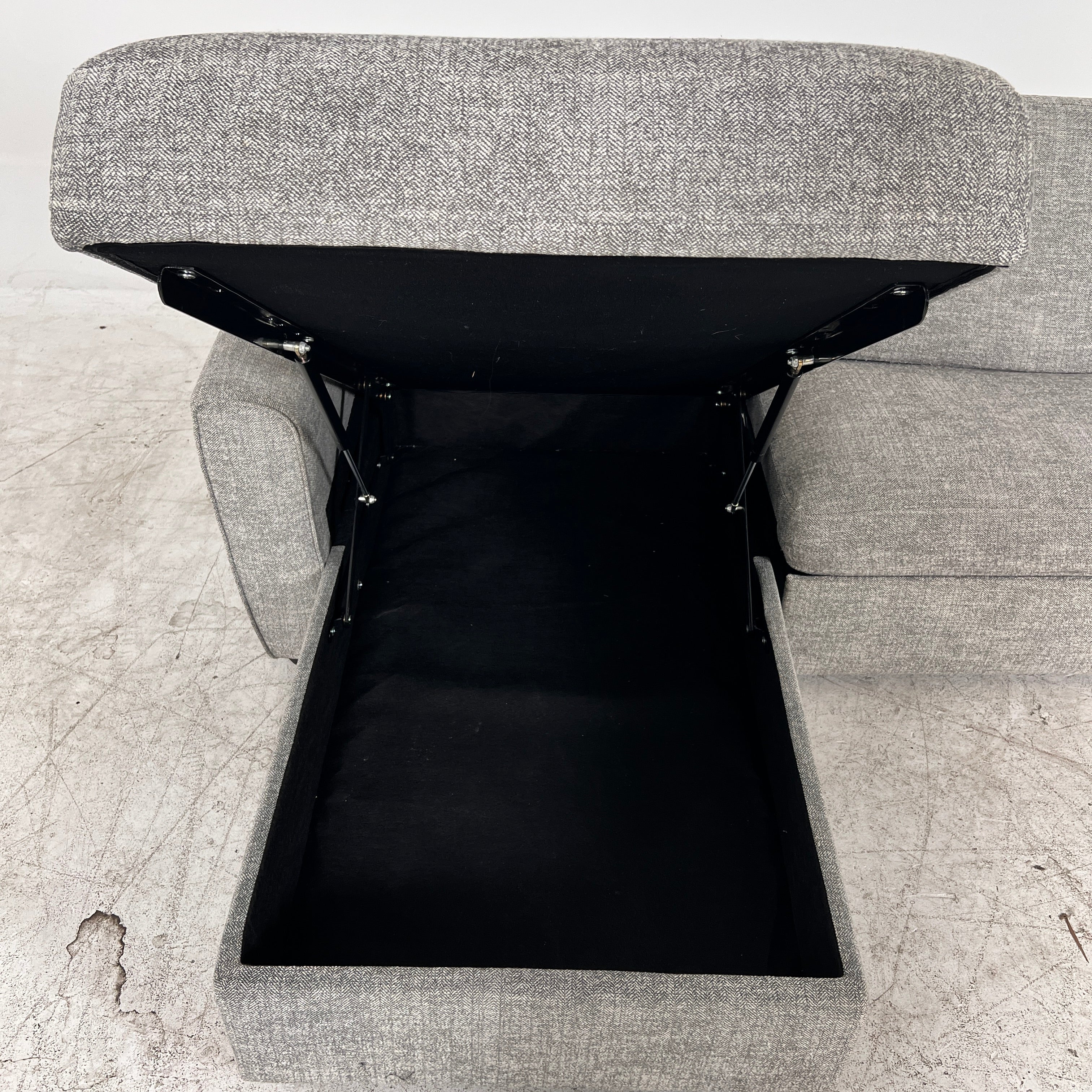 Pull Out Sectional with a Mattress. L shaped sleeper sofa bed. Delivery available