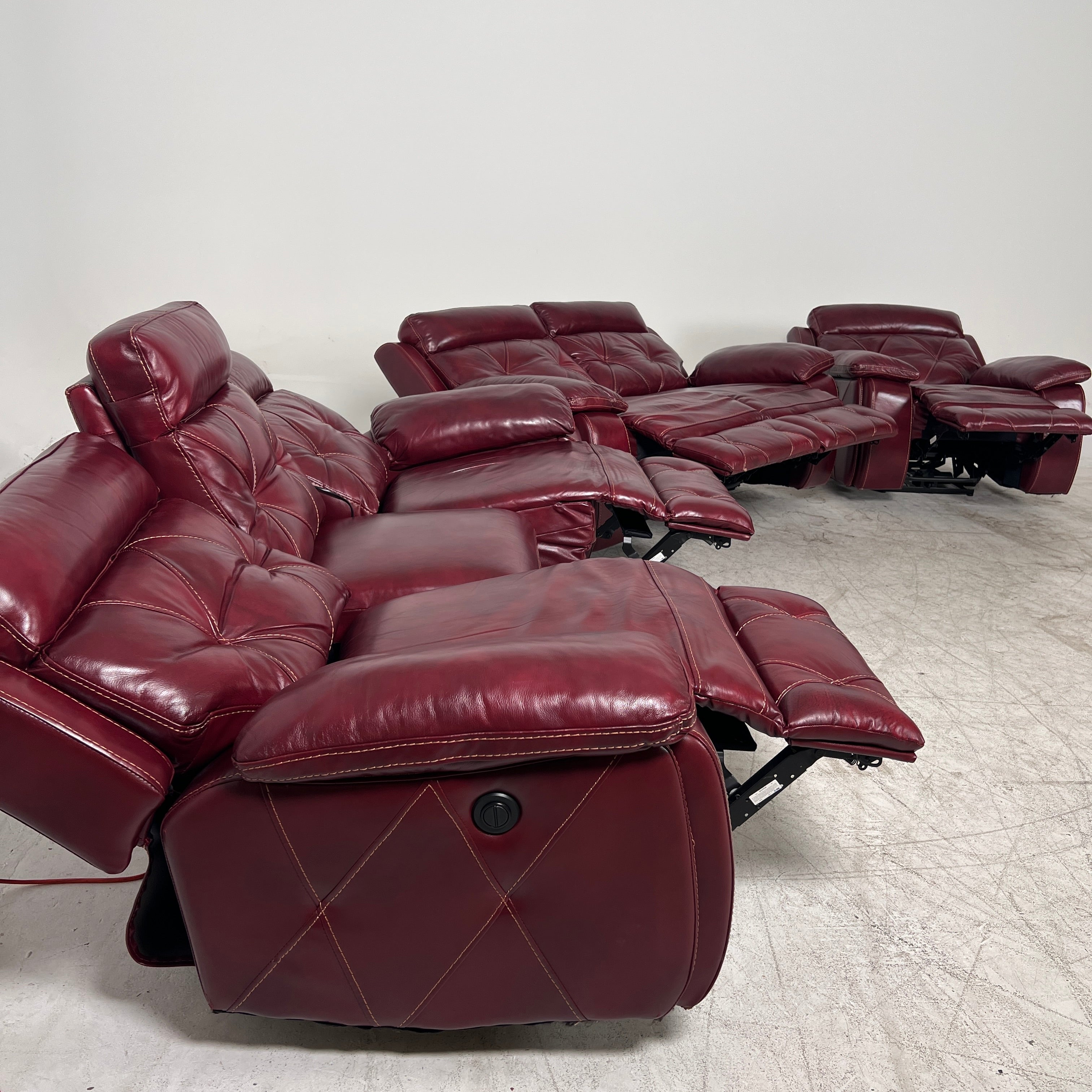 Power Recling Sofa set. 3+2+1 electric leather recliner. Delivery available.