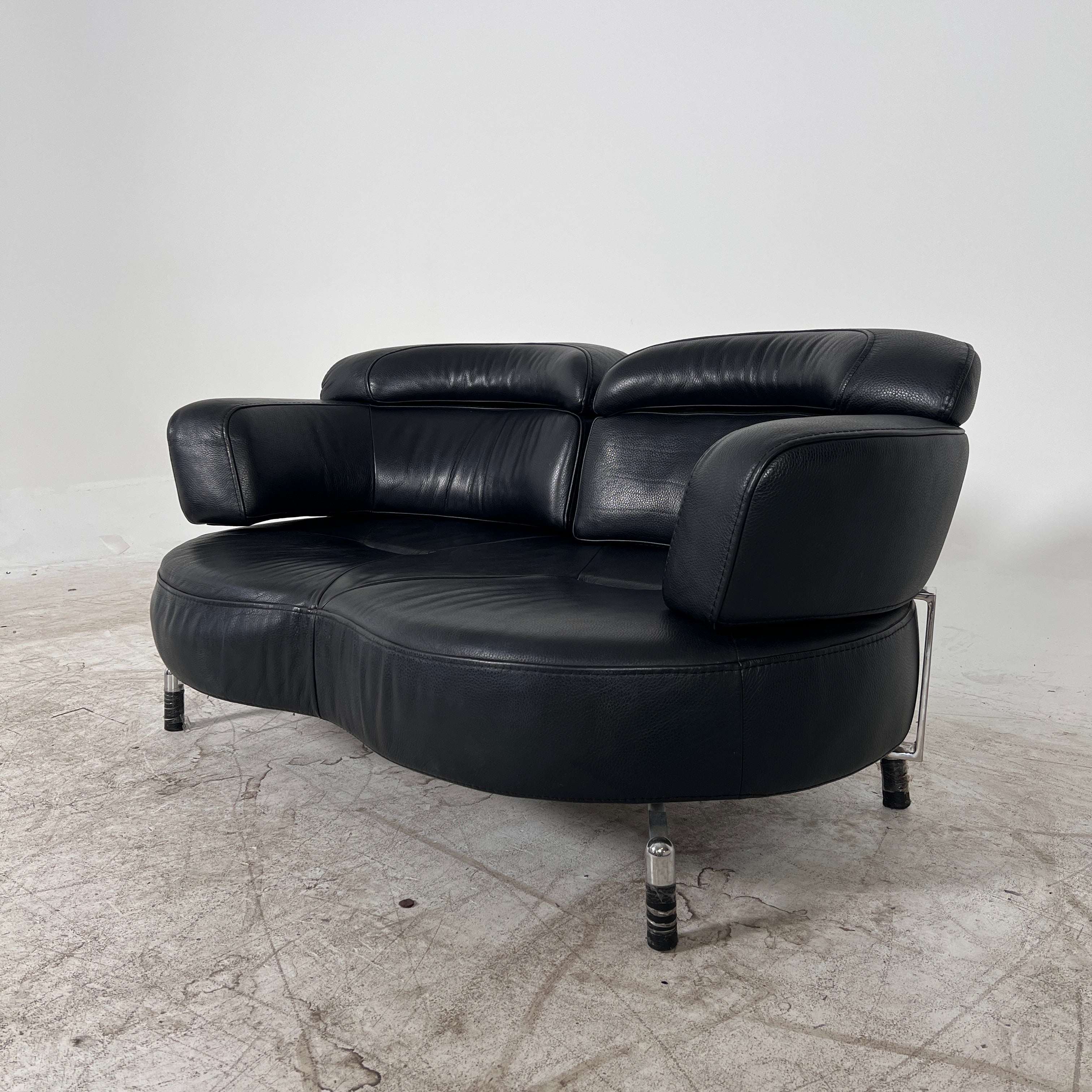 High End Italian loveseat. Full grain 2 seater sofa. Delivery available