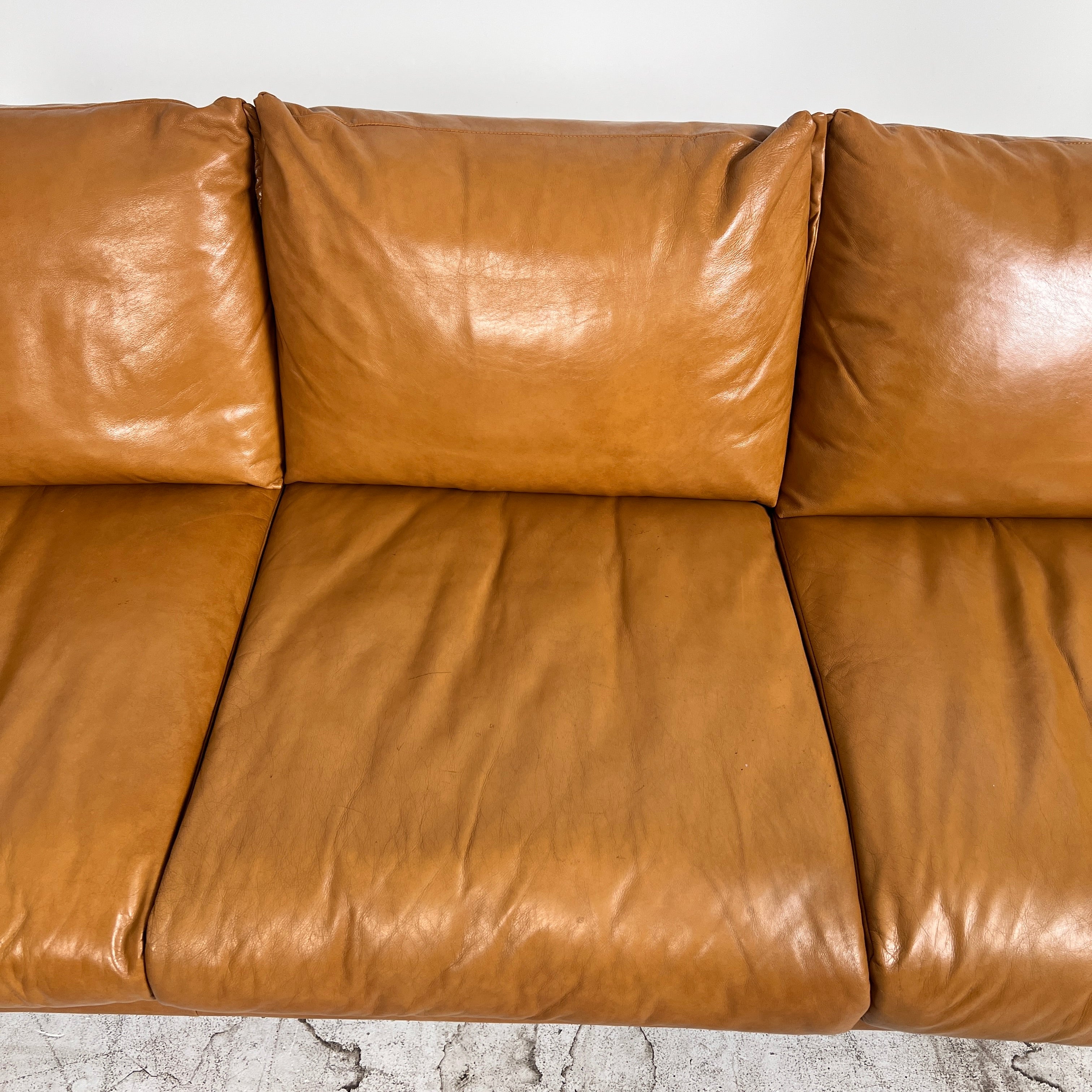 Mercana leather Sofa set. Cognac leather 3+2 couch set. Delivery available