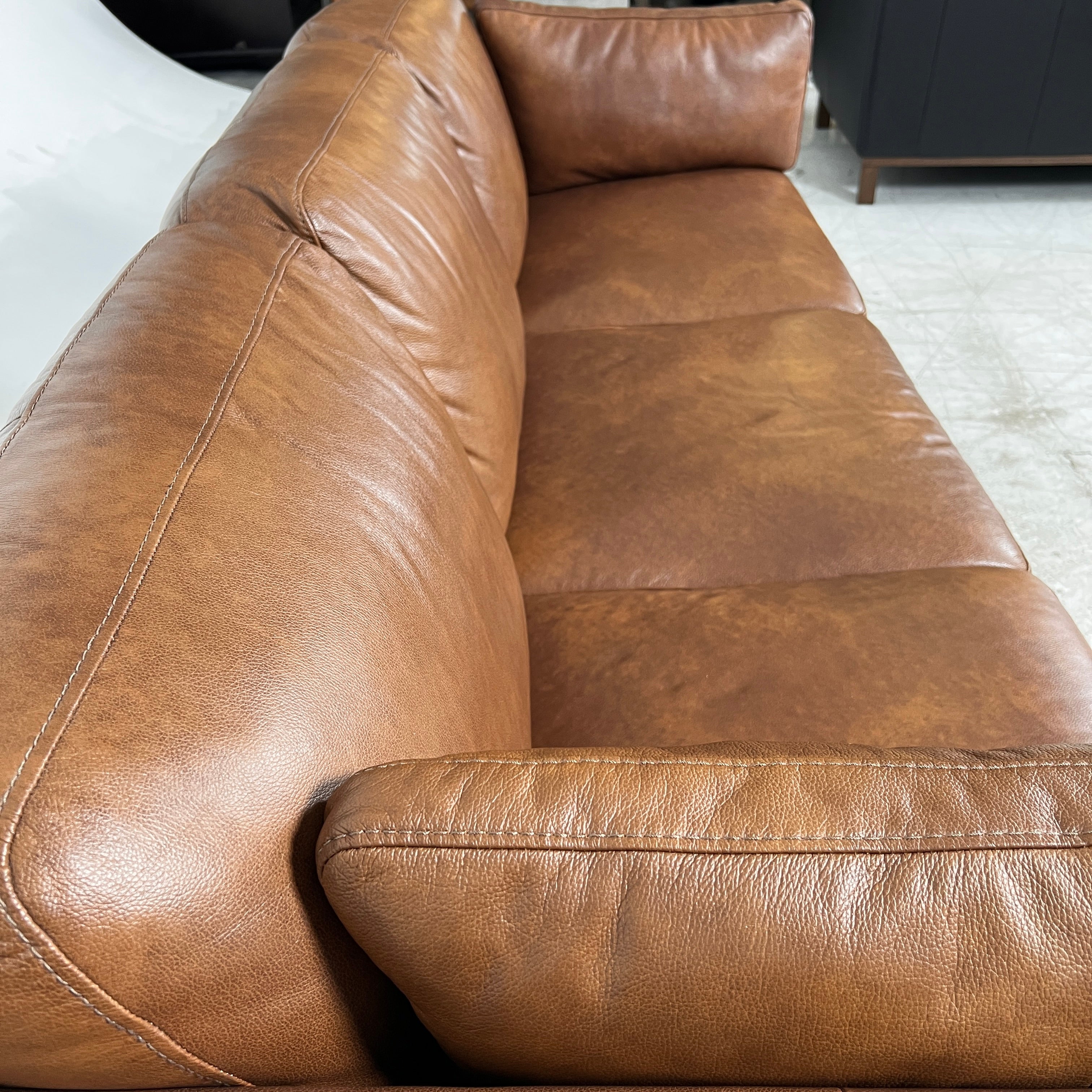 Digio Italian sofa. 3 seater real leather couch. Delivery available