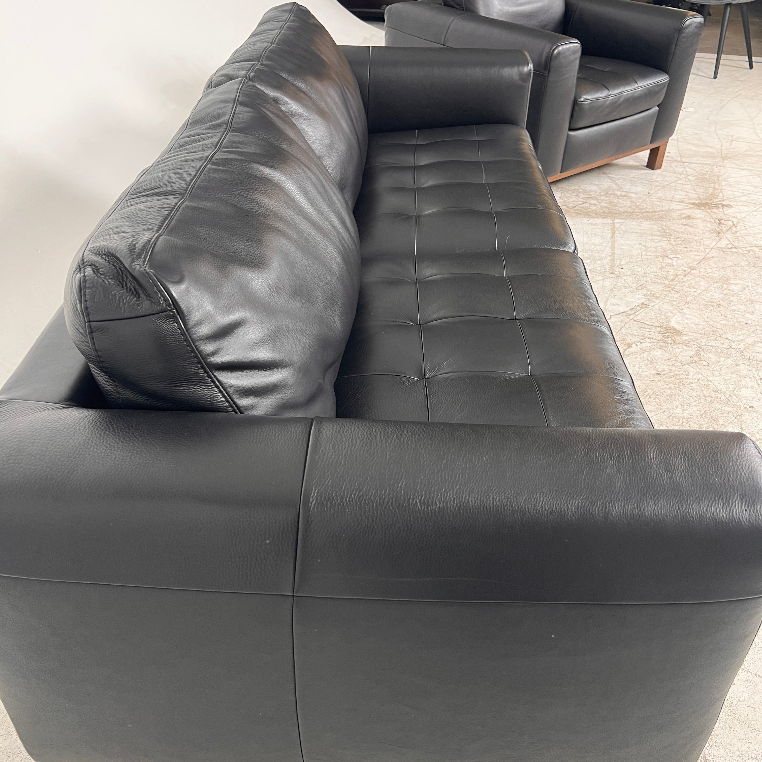 Natuzzi Editions leather Sofa Set. 3+1 Italian couch set. Delivery available