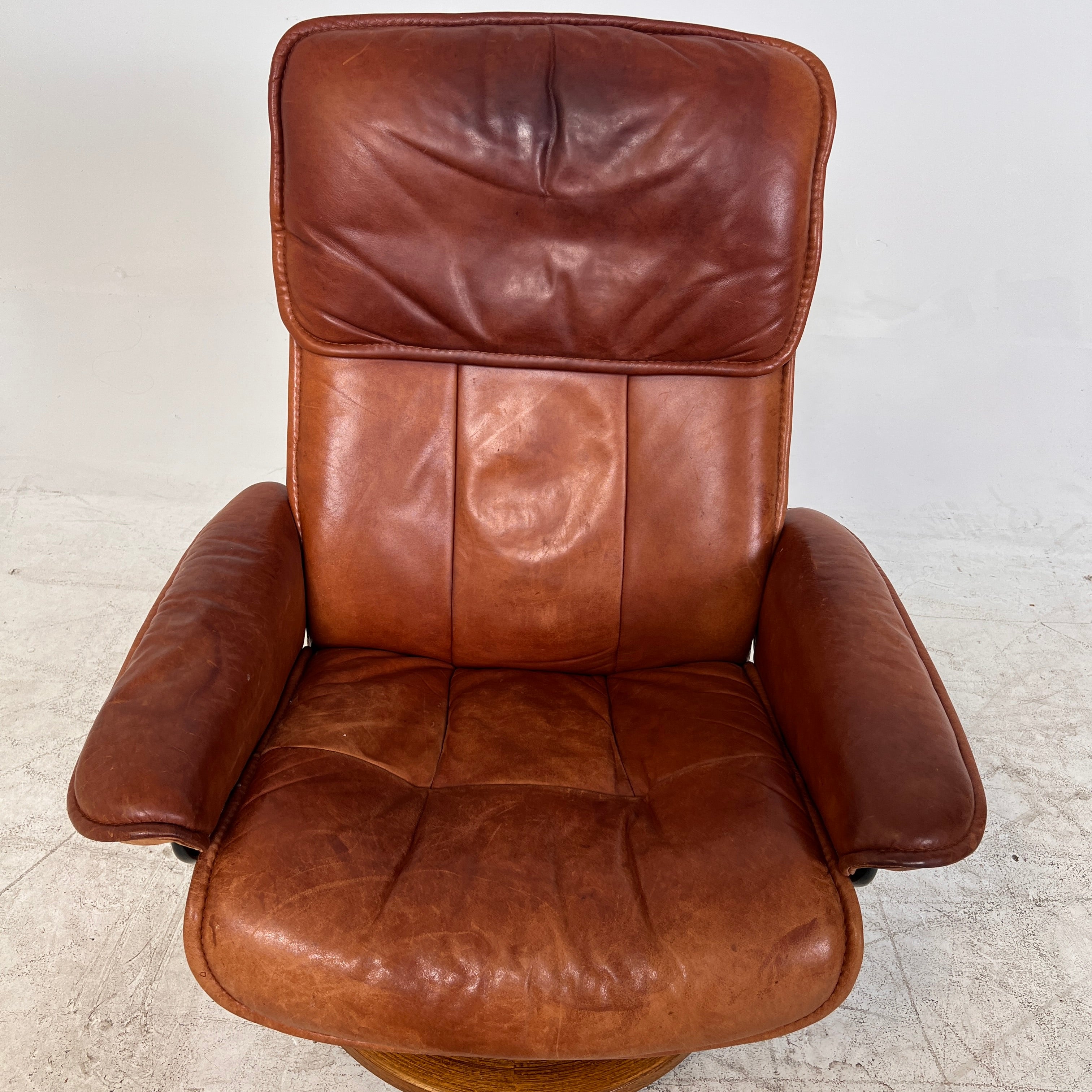 Ekornes Stressless Recliner + ottoman. MCM chair. delivery available
