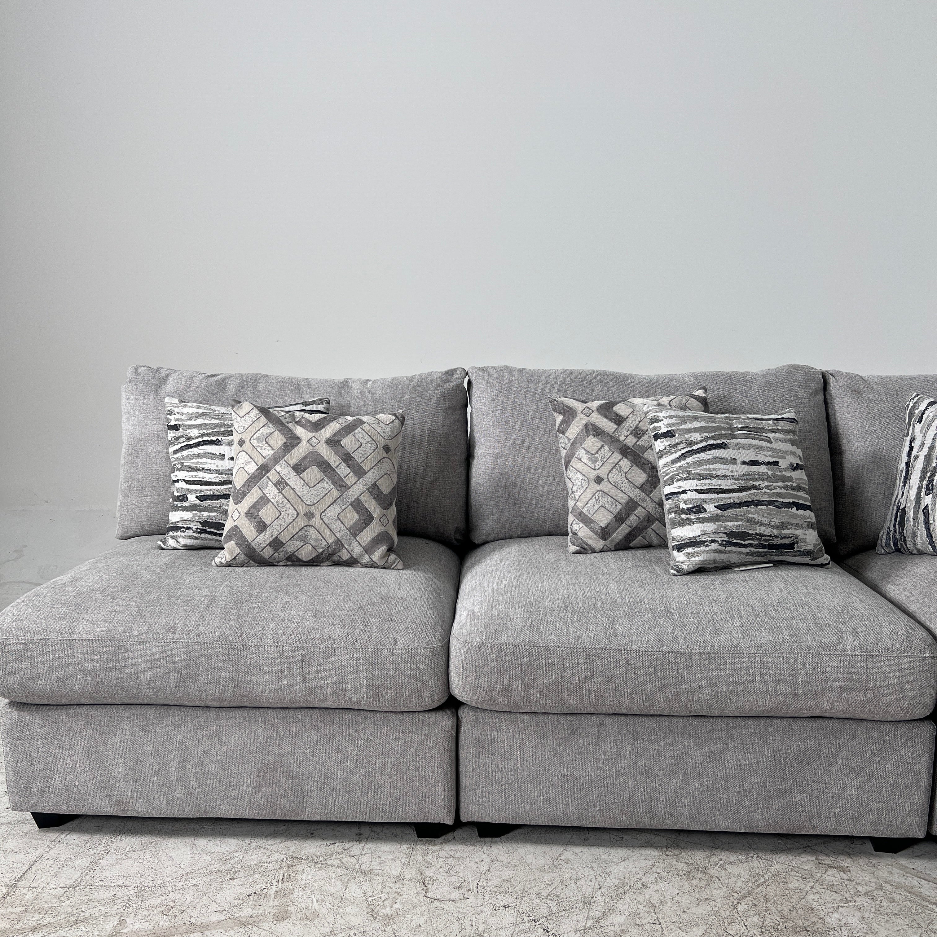 Scott Living Evolve 5 piece modular sectional. L shaped sofa couch. Delivery available
